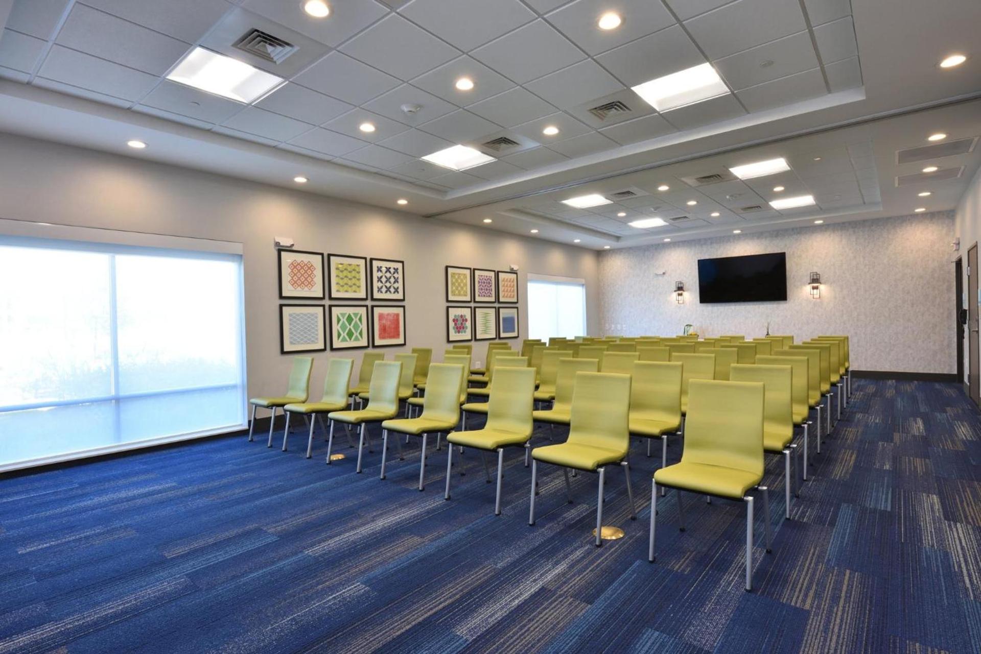 Holiday Inn Express & Suites Spring - Woodlands Area by IHG photo 37