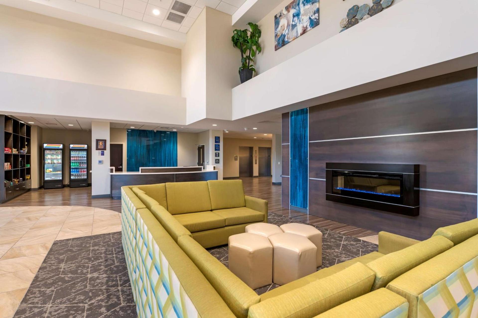 Best Western Plus Centralia Hotel & Suites photo 13