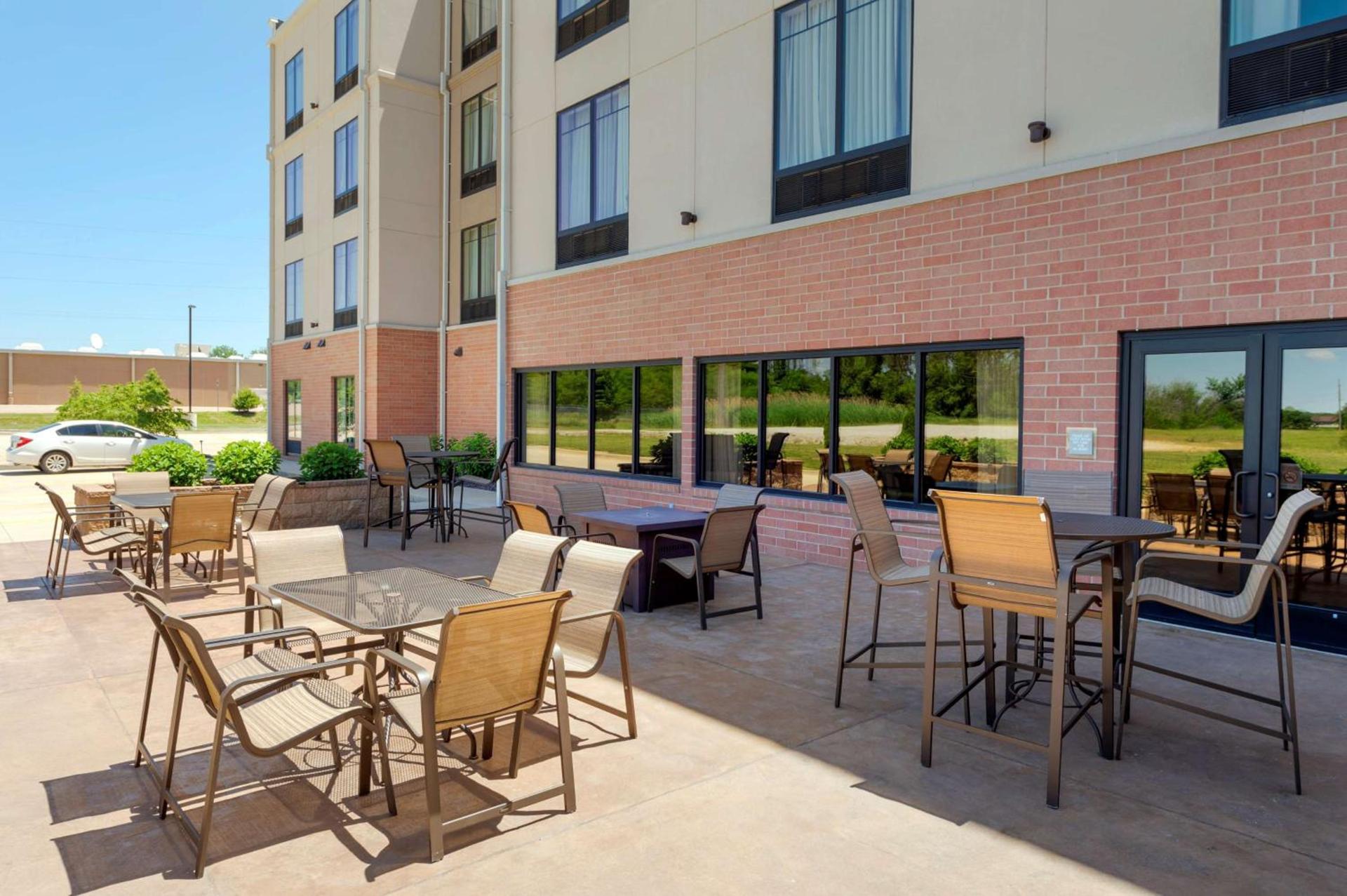 Best Western Plus Centralia Hotel & Suites photo 11