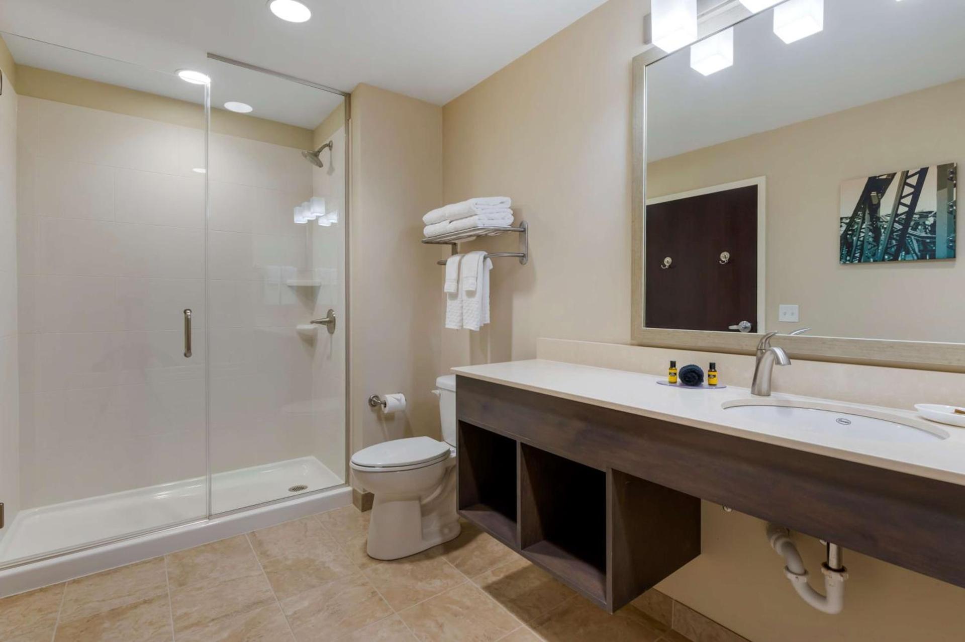 Best Western Plus Centralia Hotel & Suites photo 39