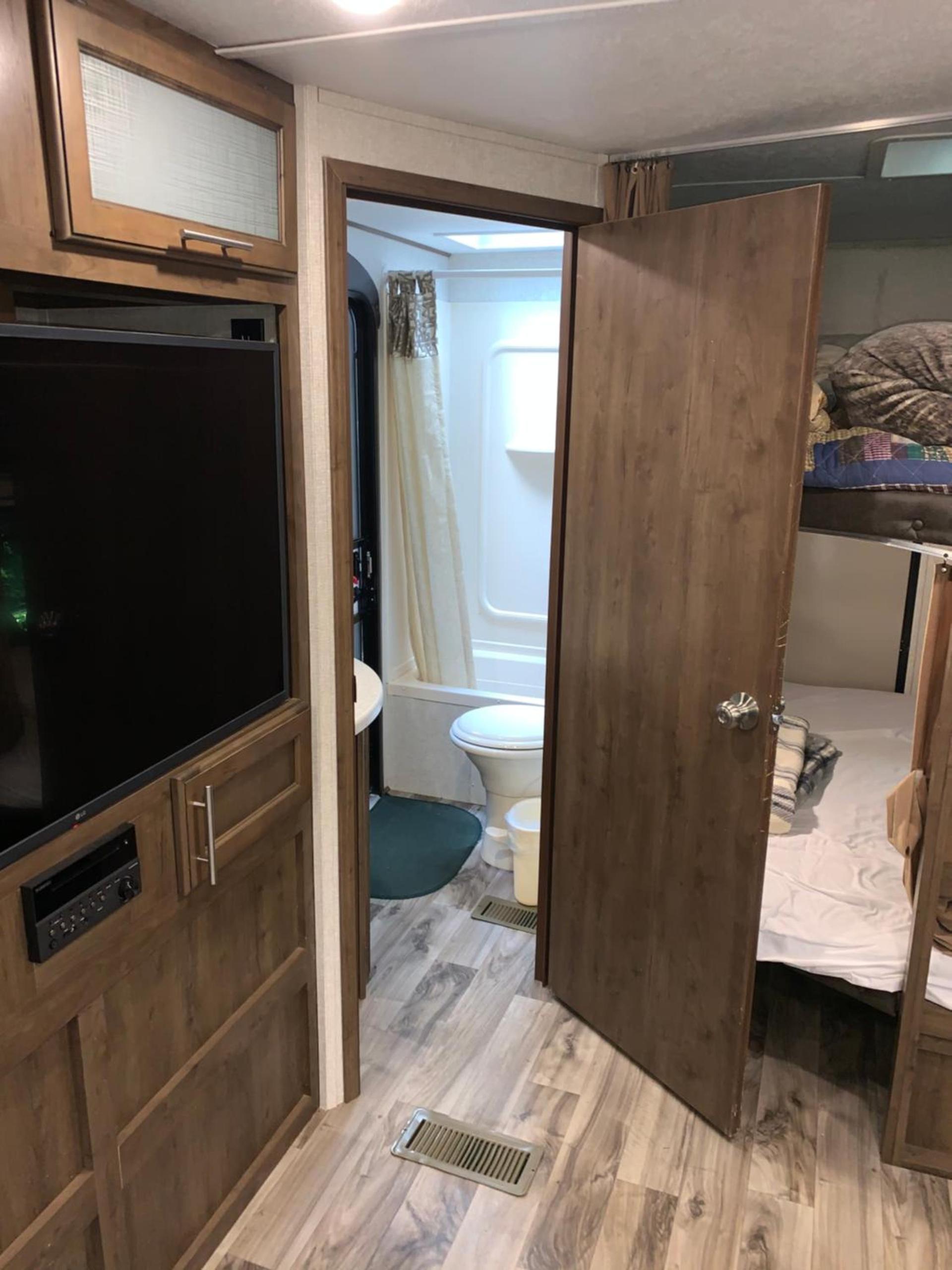 Glacier Haven Inn photo 24