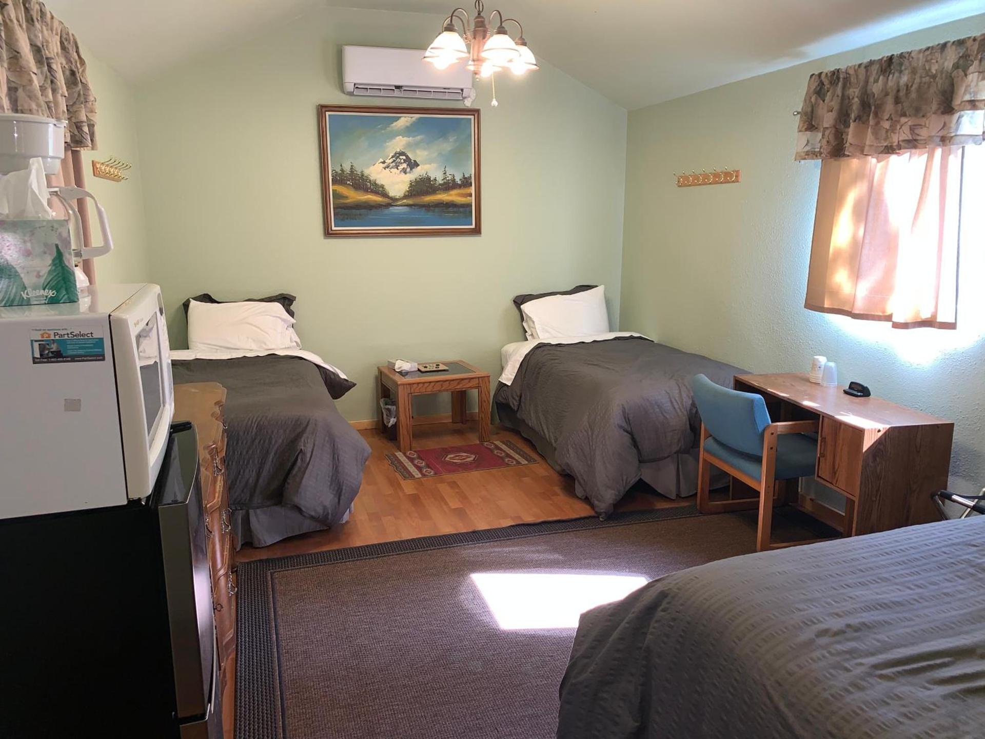 Glacier Haven Inn photo 38