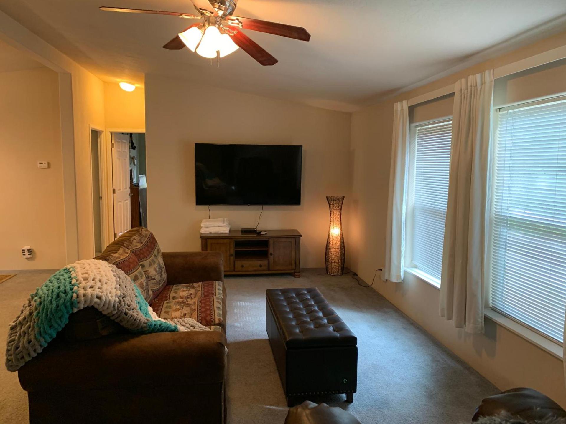 Glacier Haven Inn photo 71