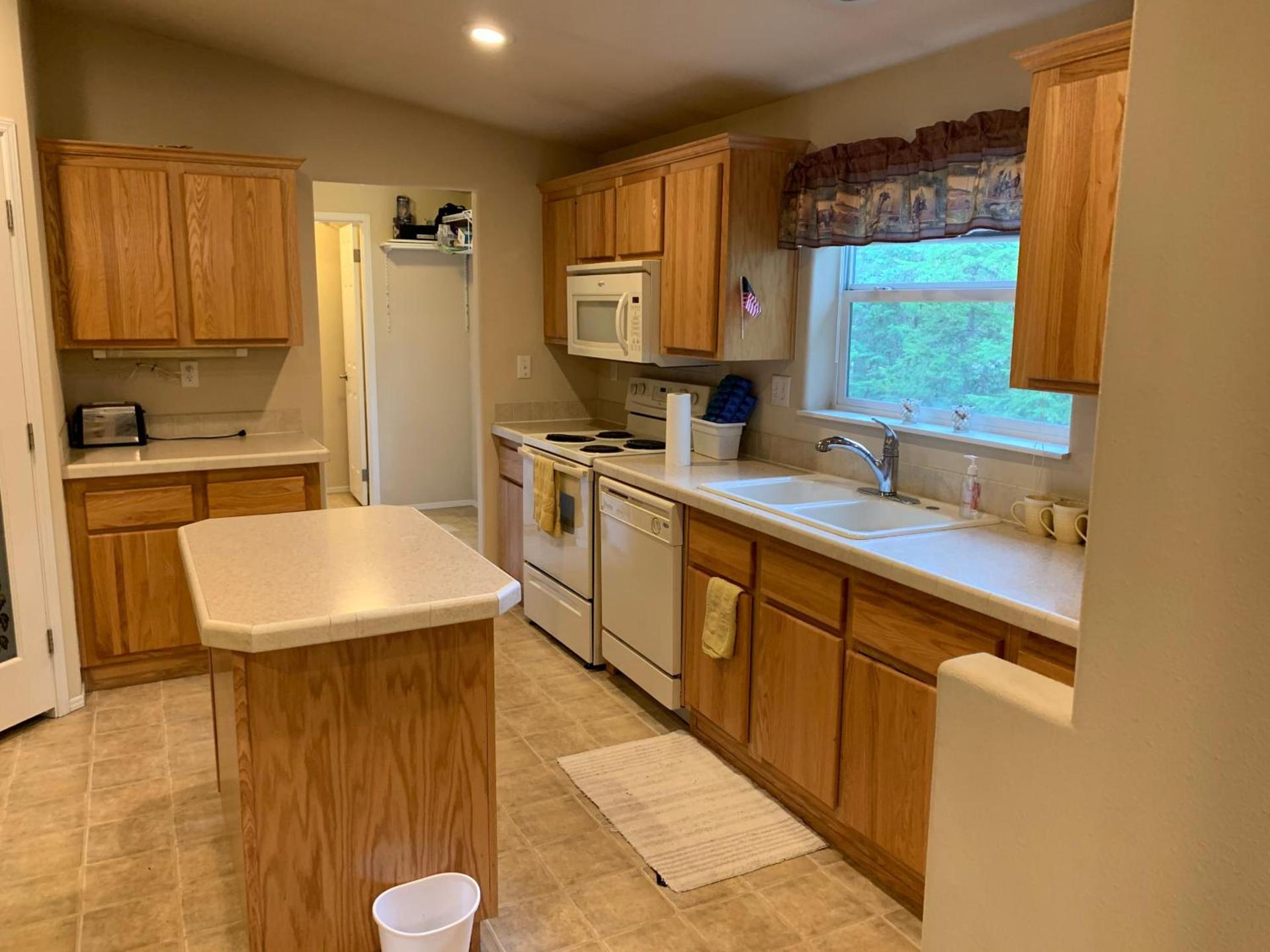 Glacier Haven Inn photo 57