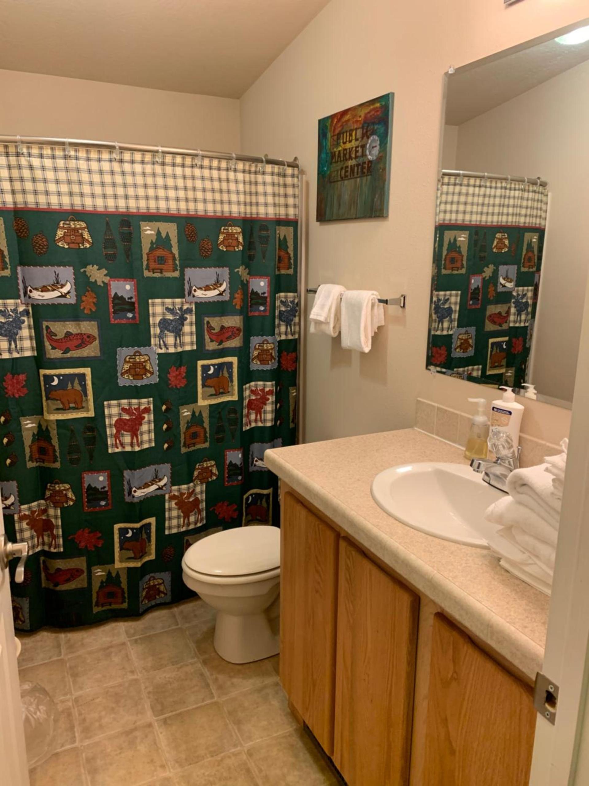 Glacier Haven Inn photo 55