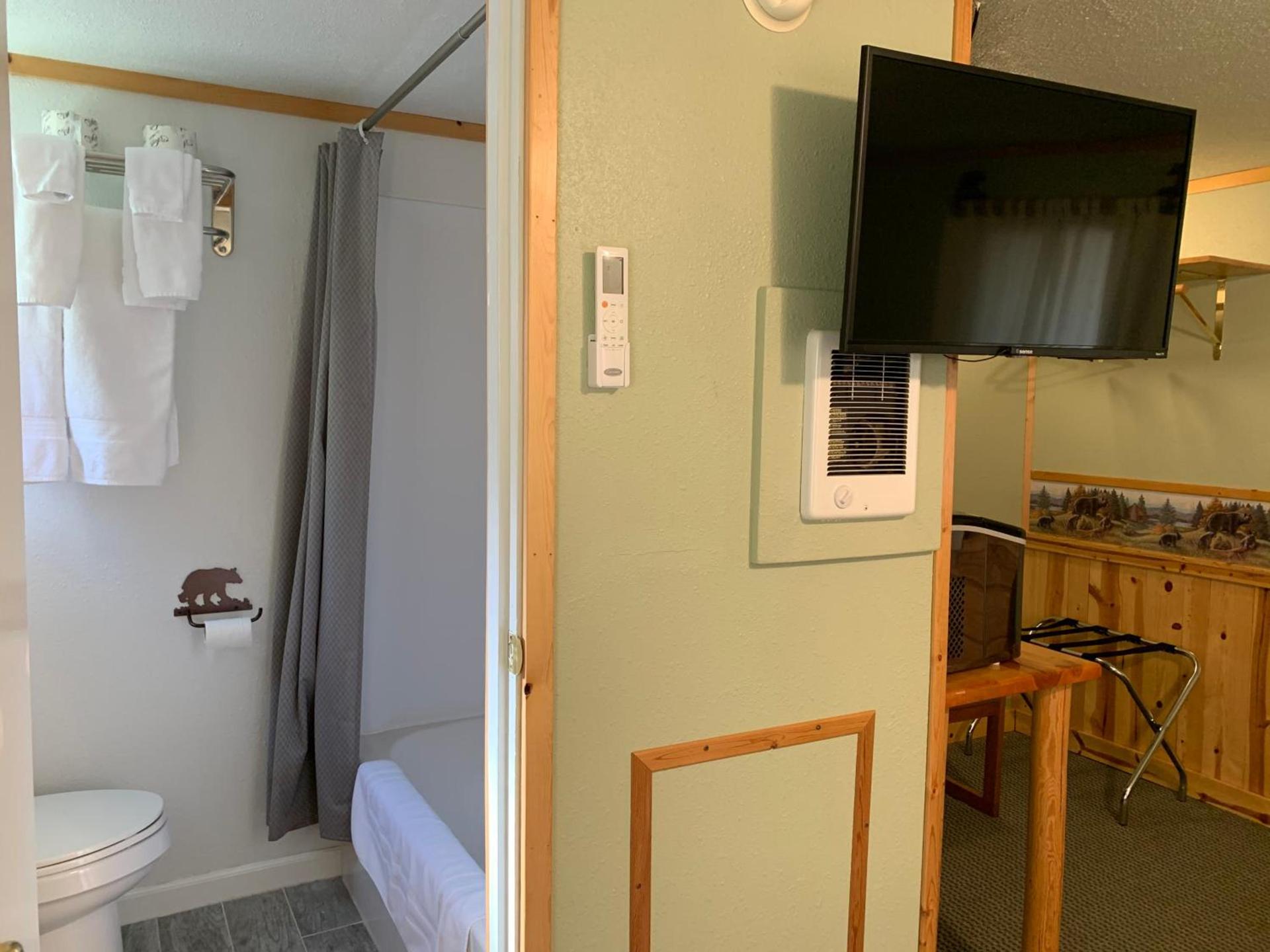 Glacier Haven Inn photo 72