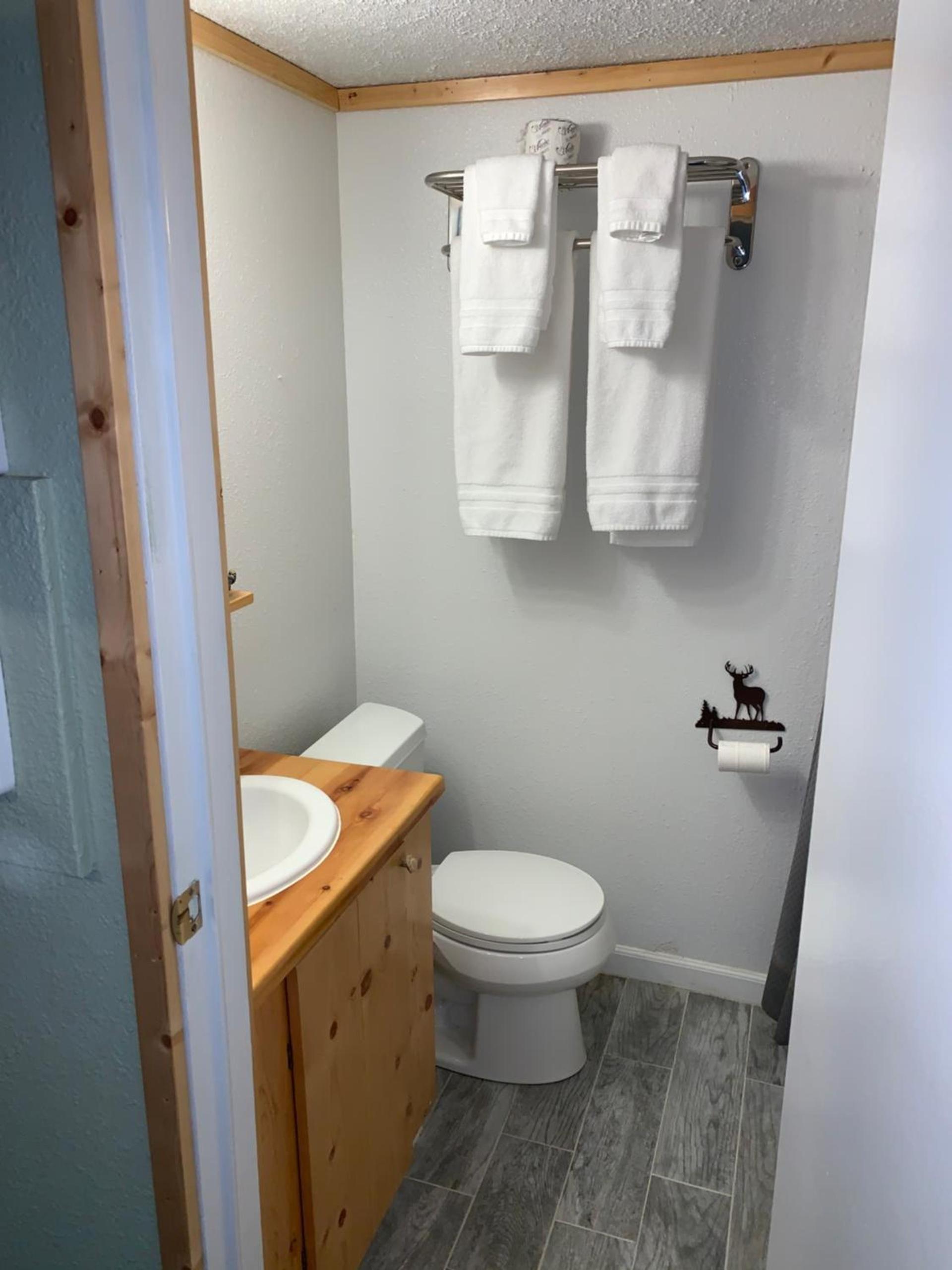 Glacier Haven Inn photo 75