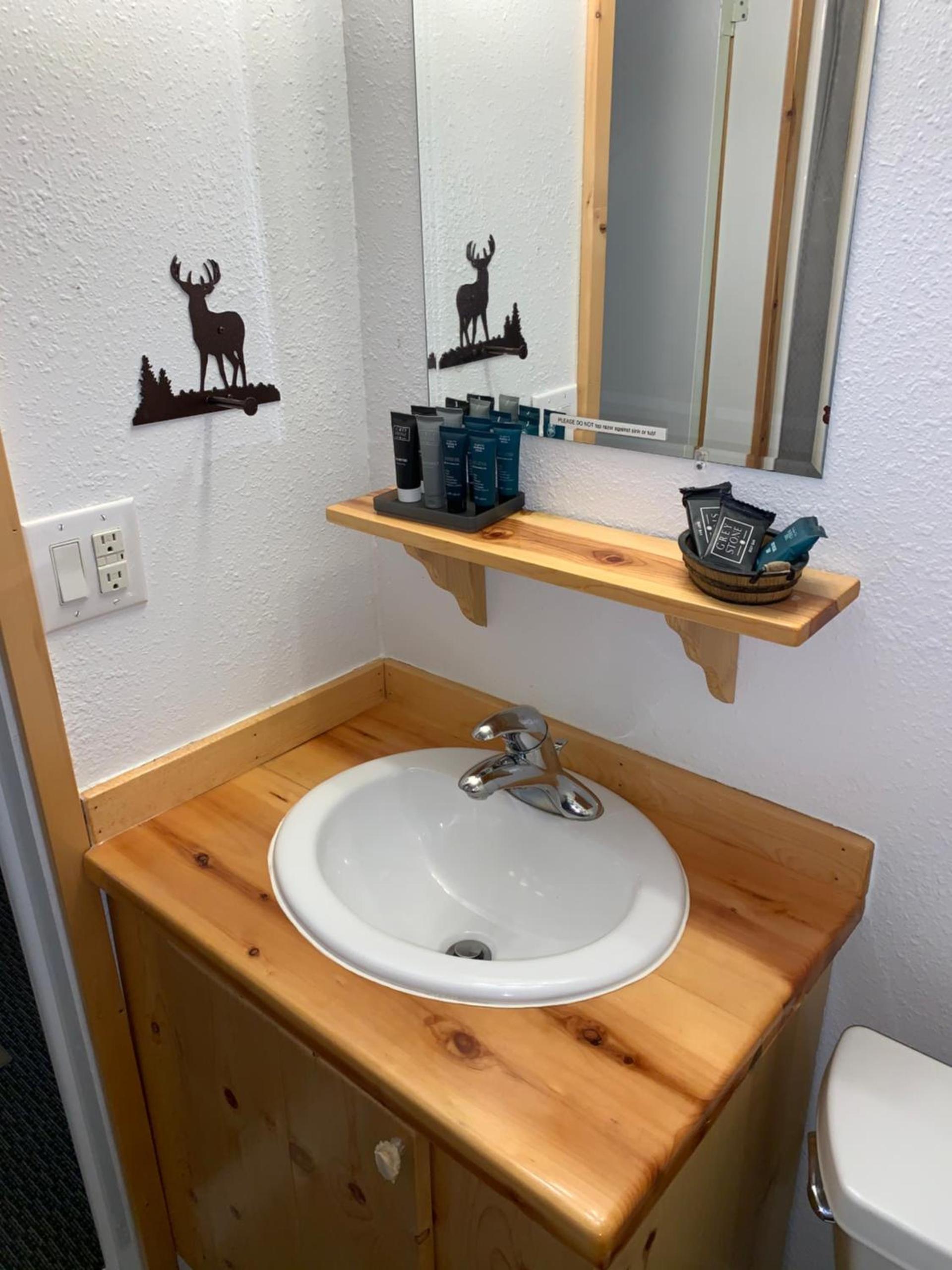 Glacier Haven Inn photo 90