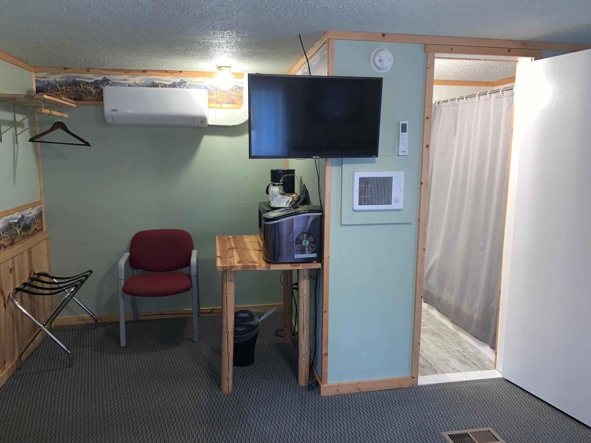 Glacier Haven Inn photo 100