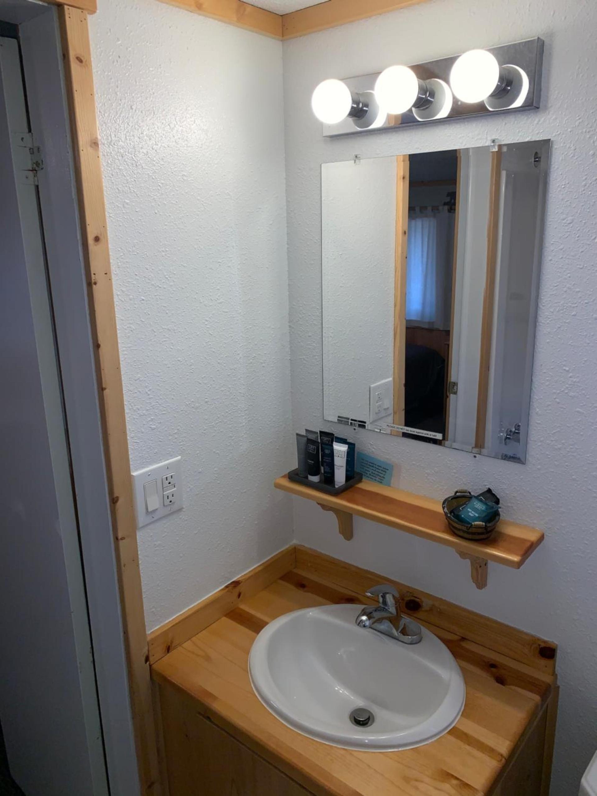 Glacier Haven Inn photo 93