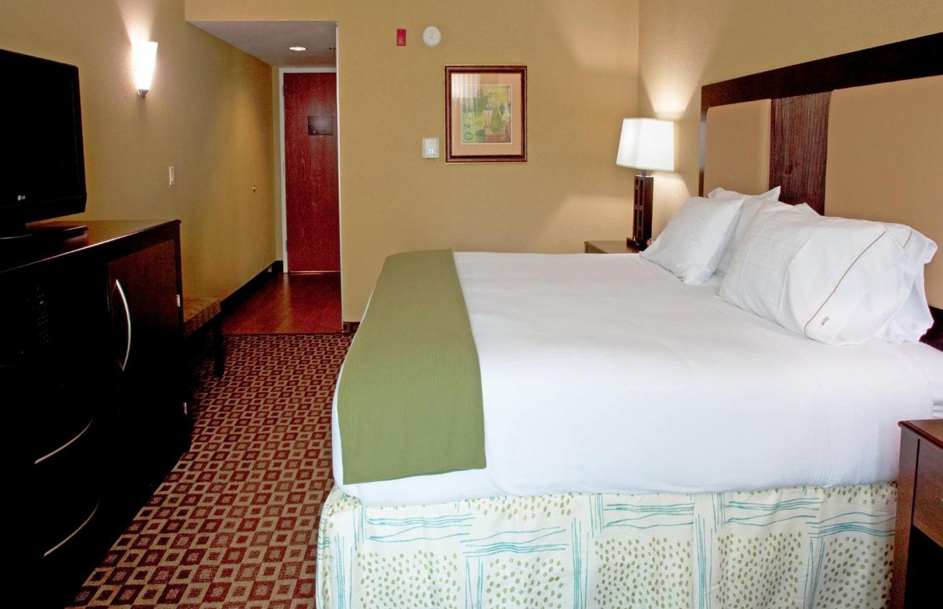 Holiday Inn Express Hotel & Suites Chaffee - Jacksonville West by IHG photo 20