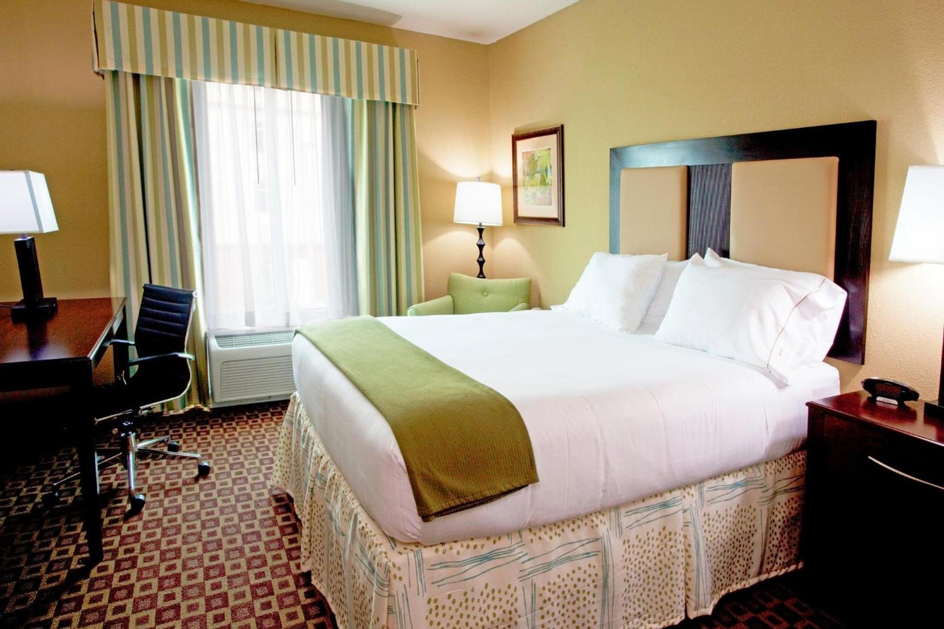 Holiday Inn Express Hotel & Suites Chaffee - Jacksonville West by IHG photo 18
