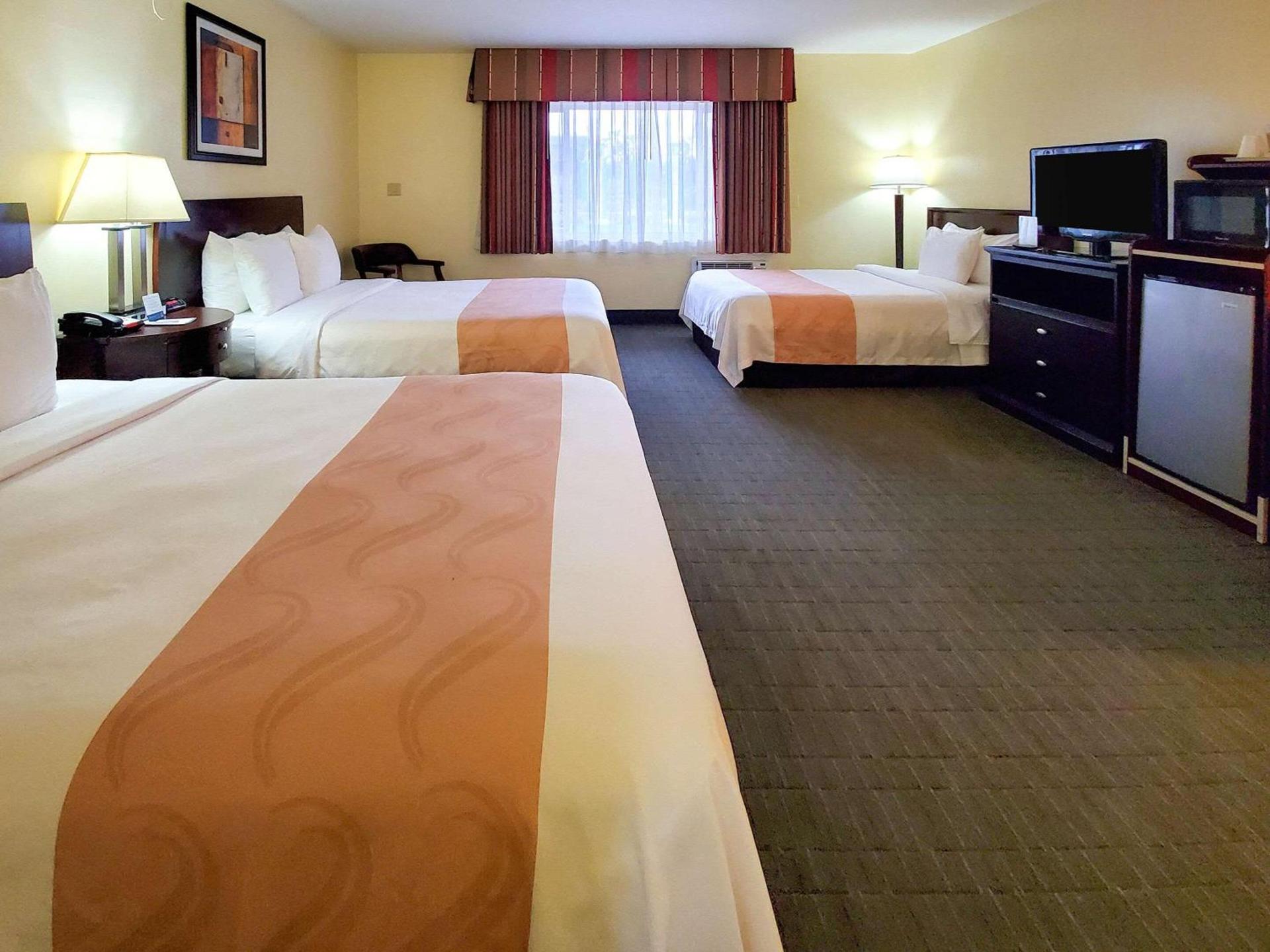 Quality Inn & Suites Anaheim at the Park photo 4