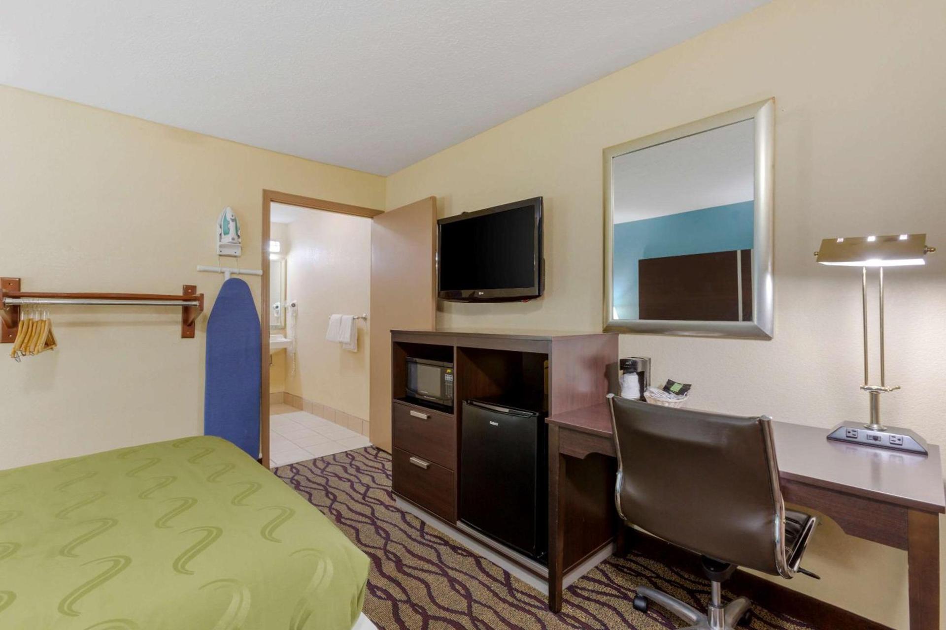 Quality Inn Columbus-East photo 9