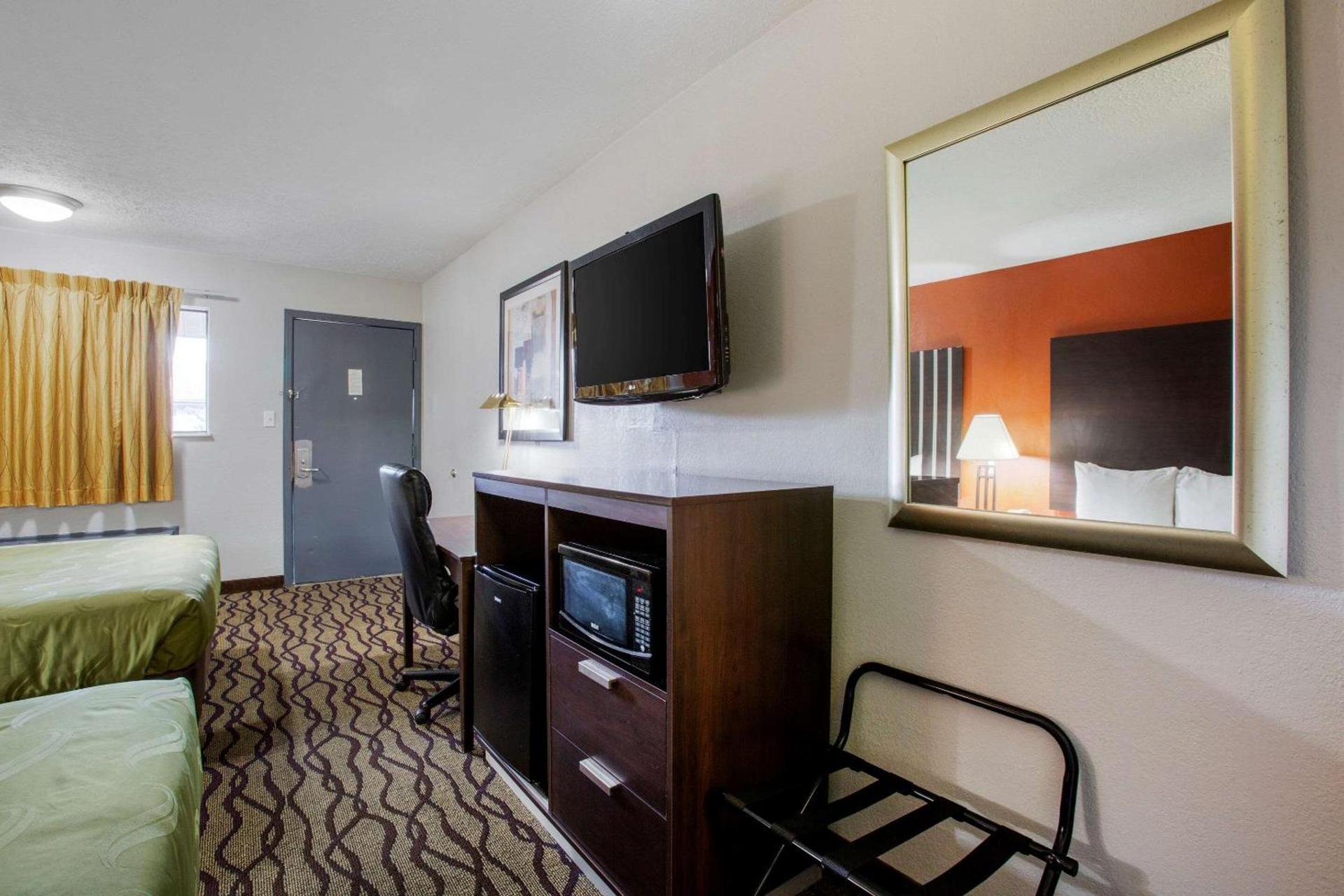 Quality Inn Columbus-East photo 3
