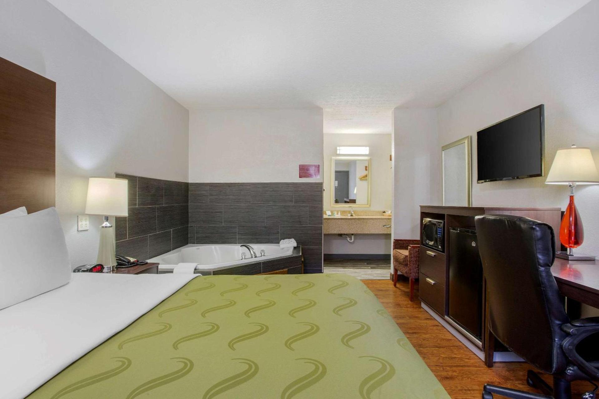 Quality Inn Columbus-East photo 31