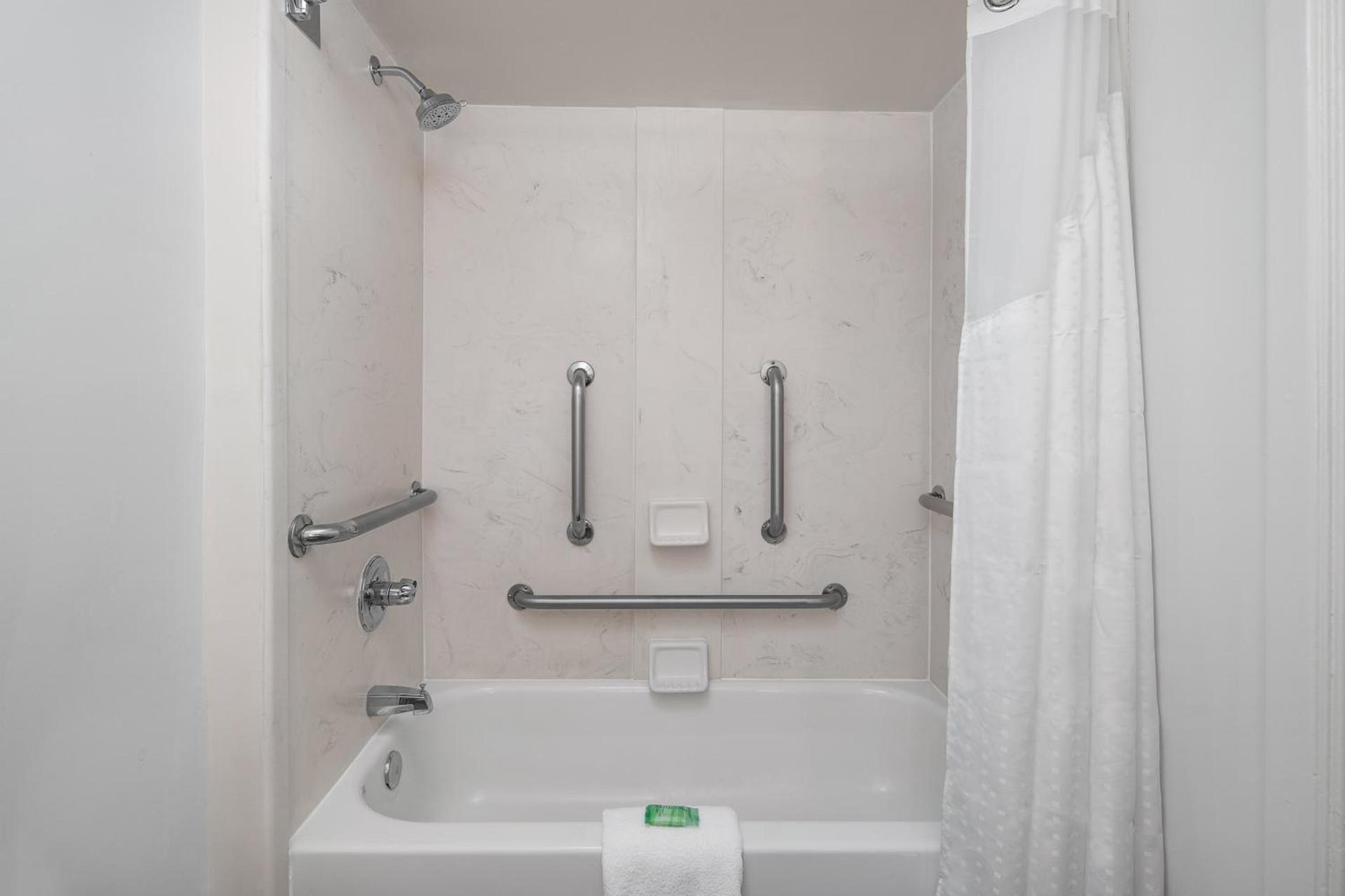 Holiday Inn Charleston-Riverview by IHG photo 25
