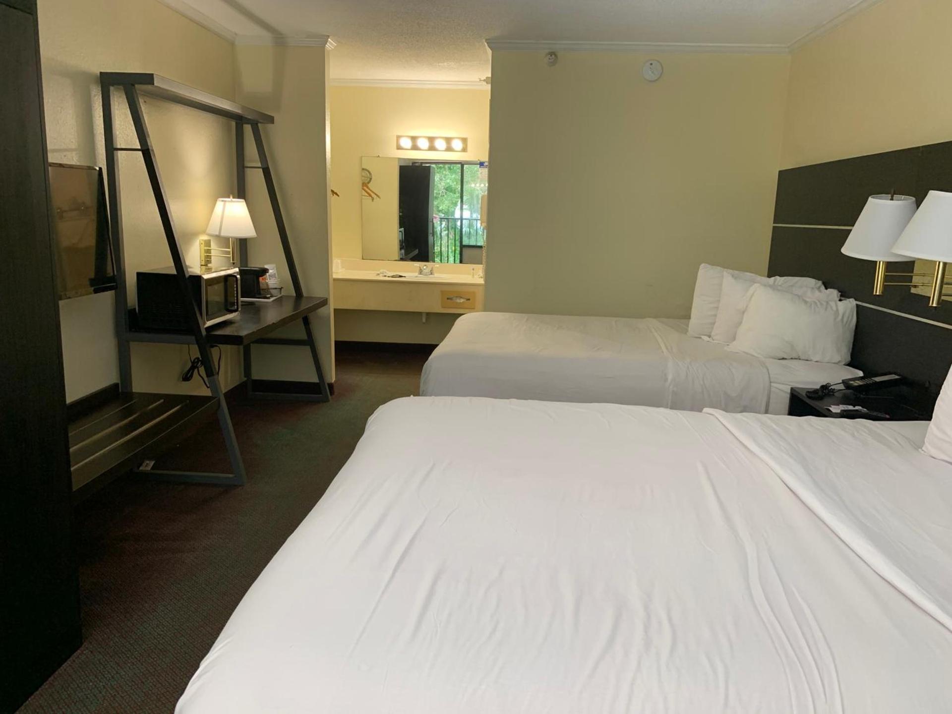 Americas Best Value Inn & Suites Melbourne photo 3