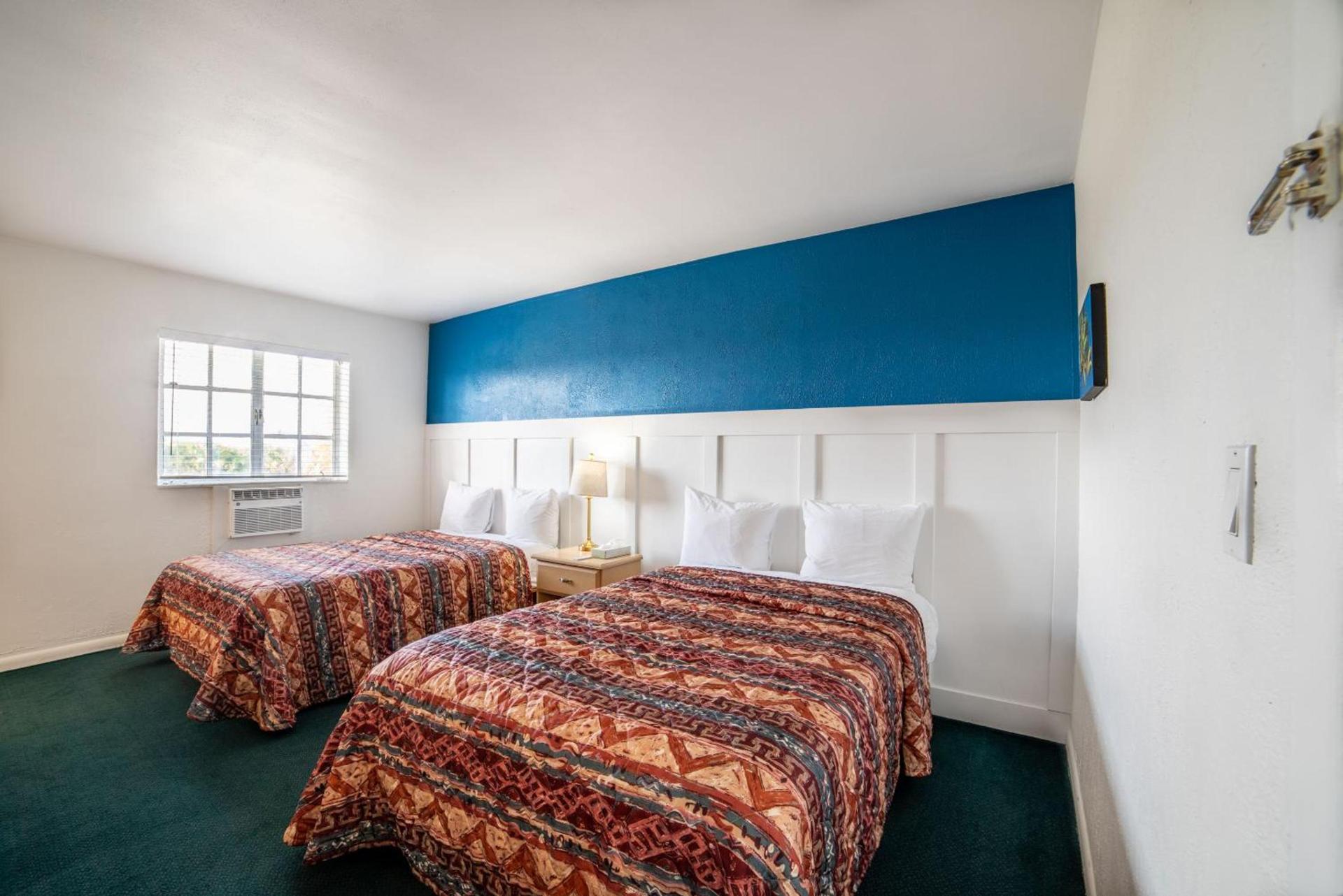 Captain's Table Hotel by Everglades Adventures photo 24