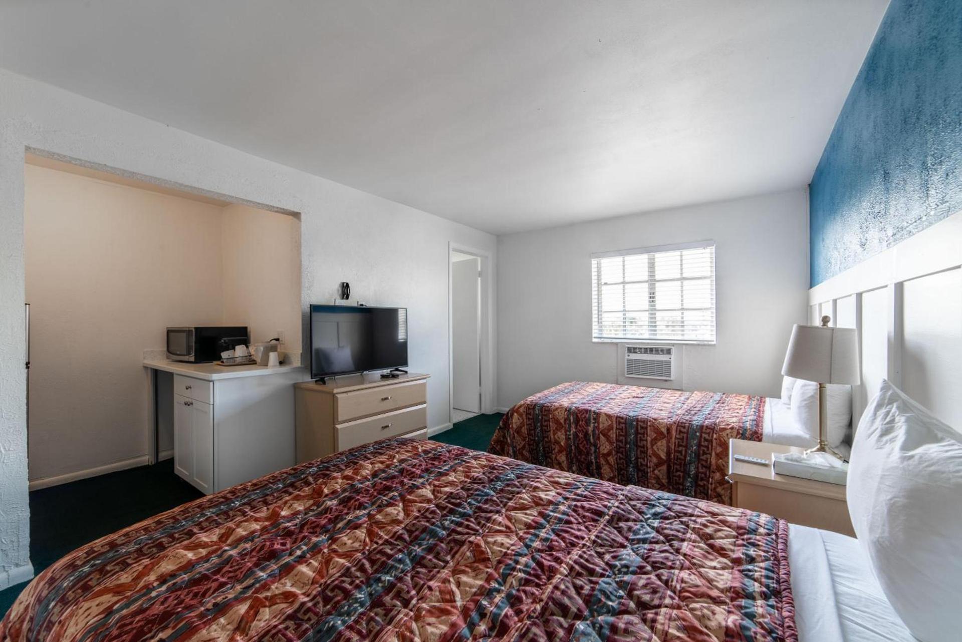 Captain's Table Hotel by Everglades Adventures photo 23