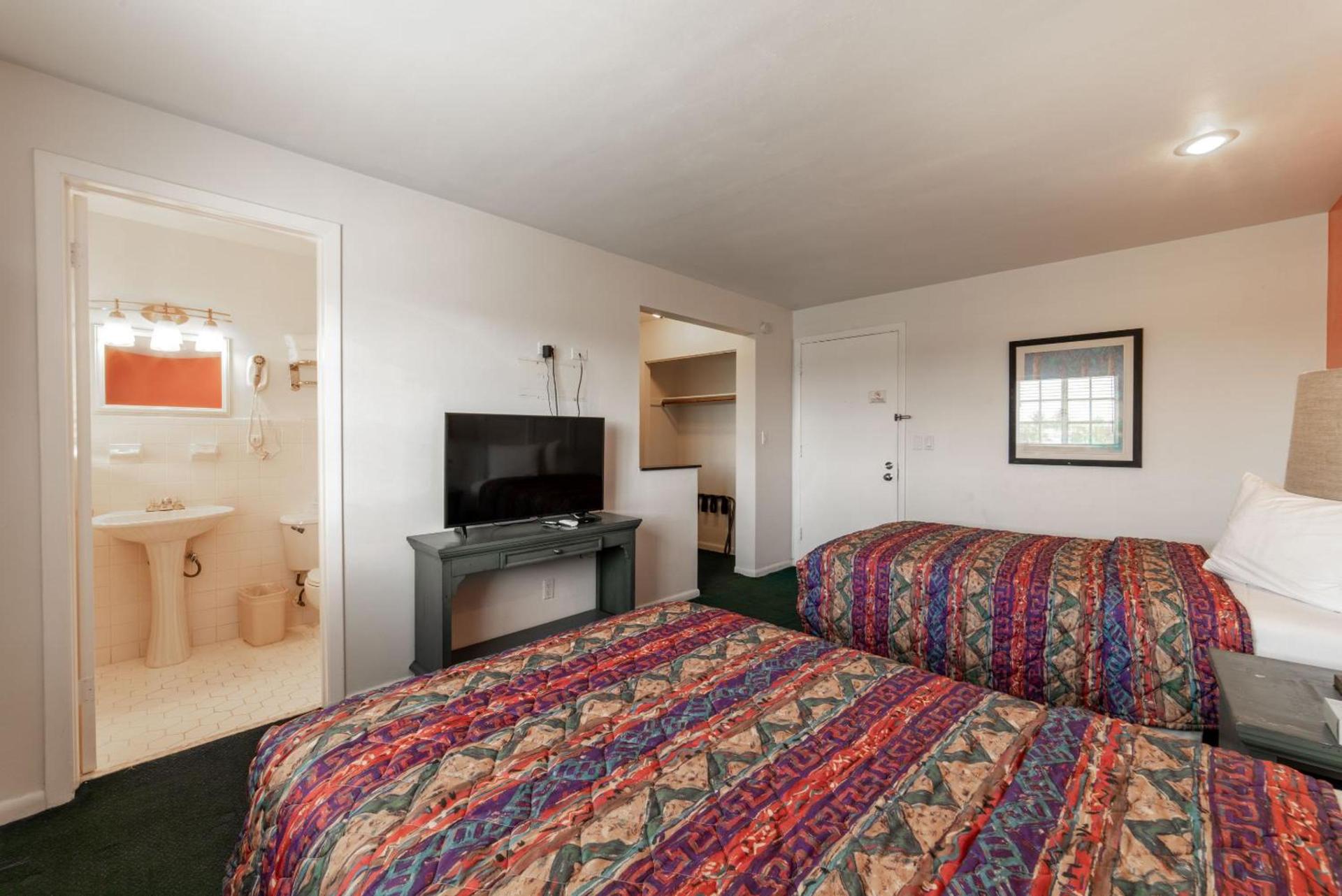 Captain's Table Hotel by Everglades Adventures photo 29