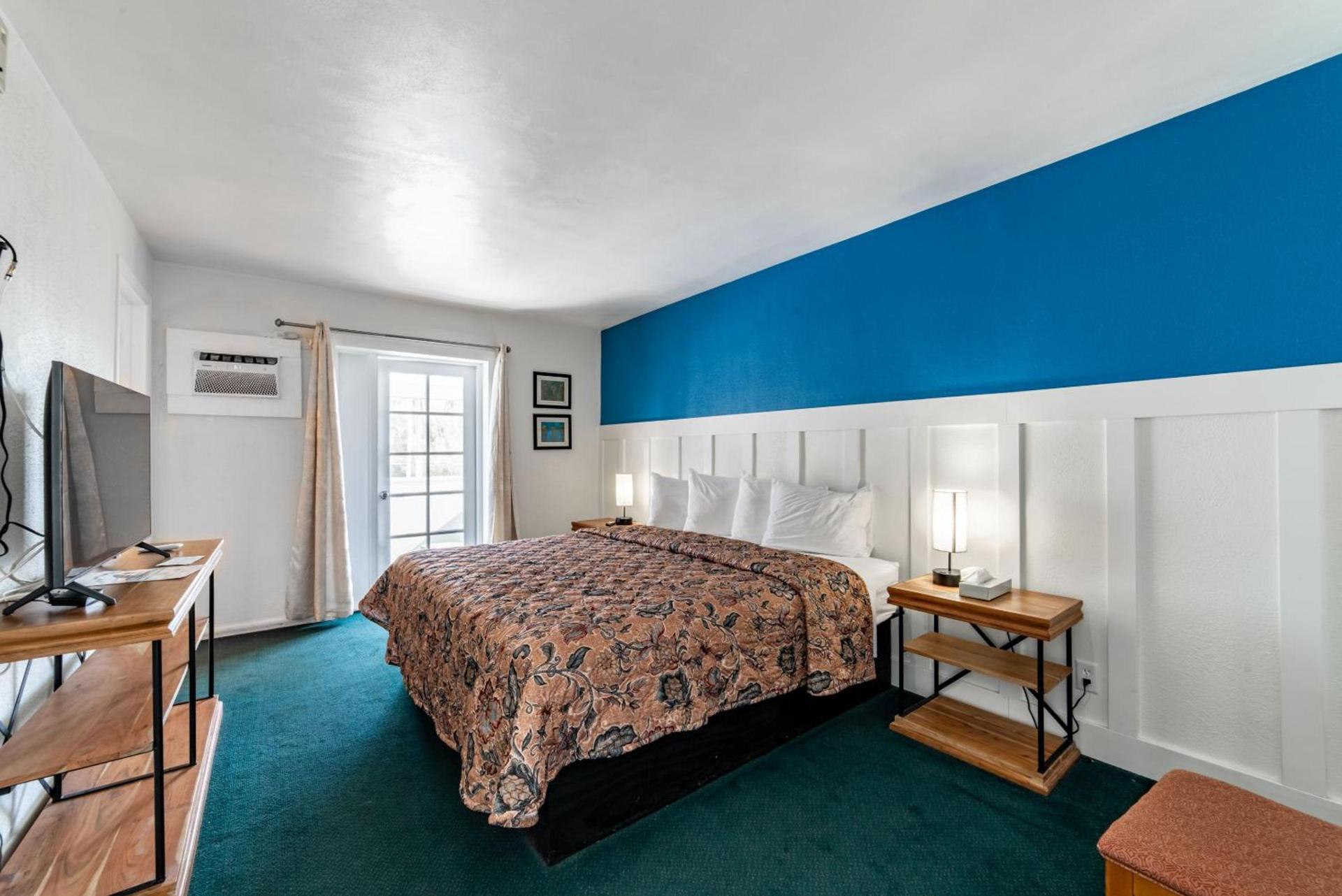 Captain's Table Hotel by Everglades Adventures photo 43