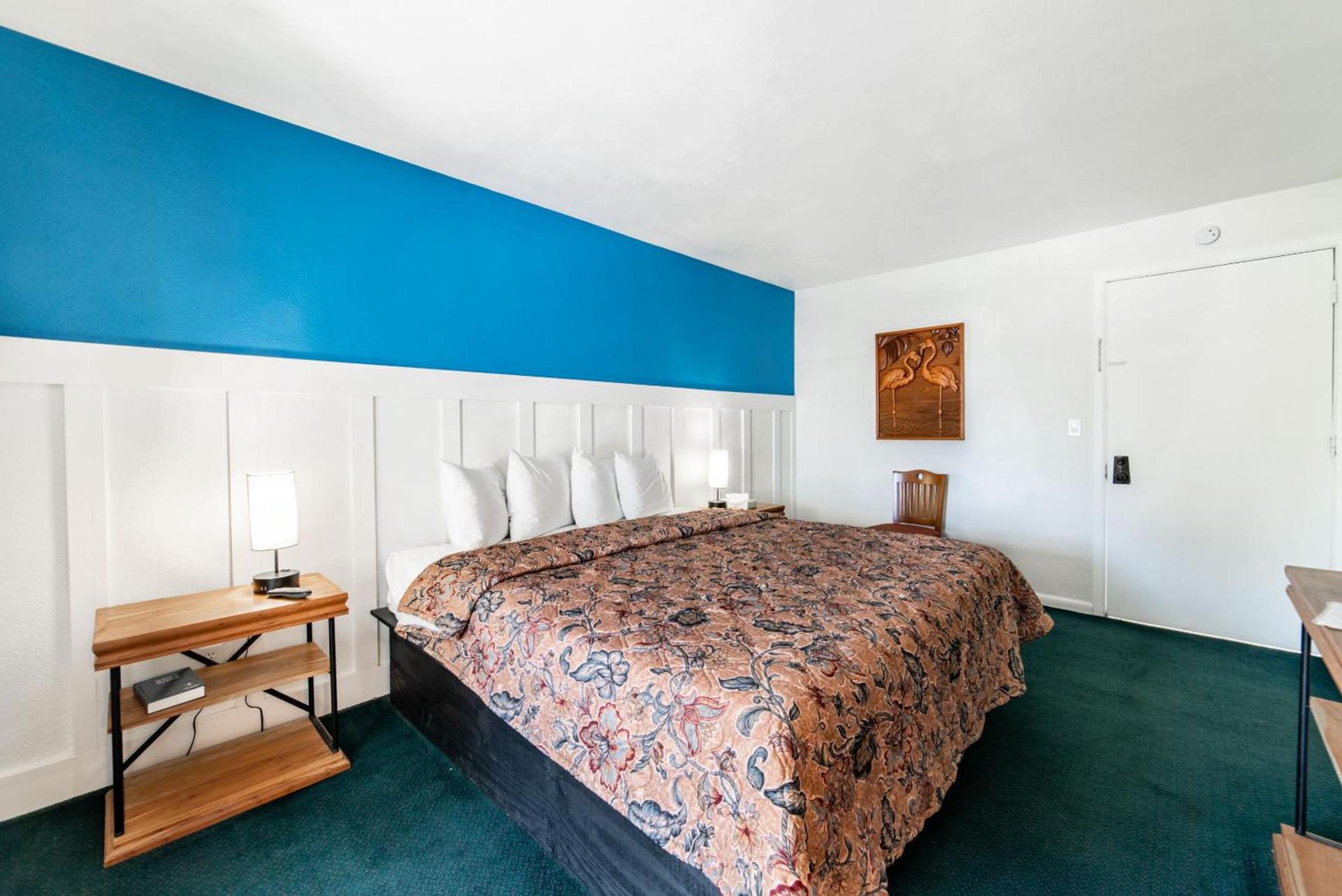 Captain's Table Hotel by Everglades Adventures photo 42