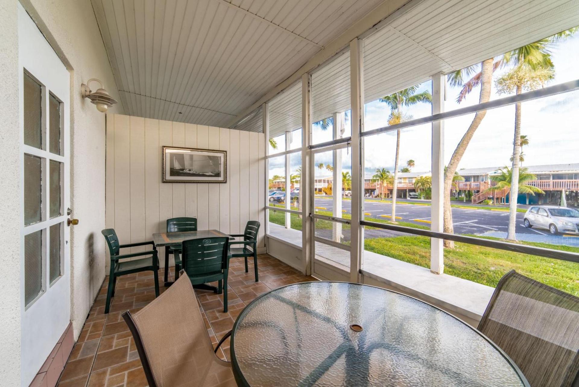 Captain's Table Hotel by Everglades Adventures photo 48