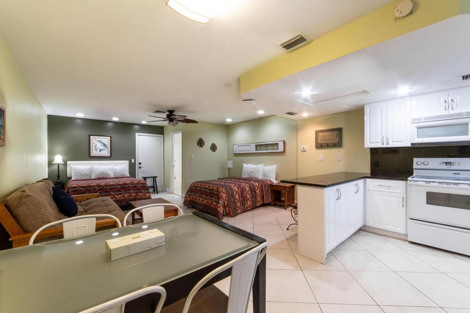 Captain's Table Hotel by Everglades Adventures photo 62