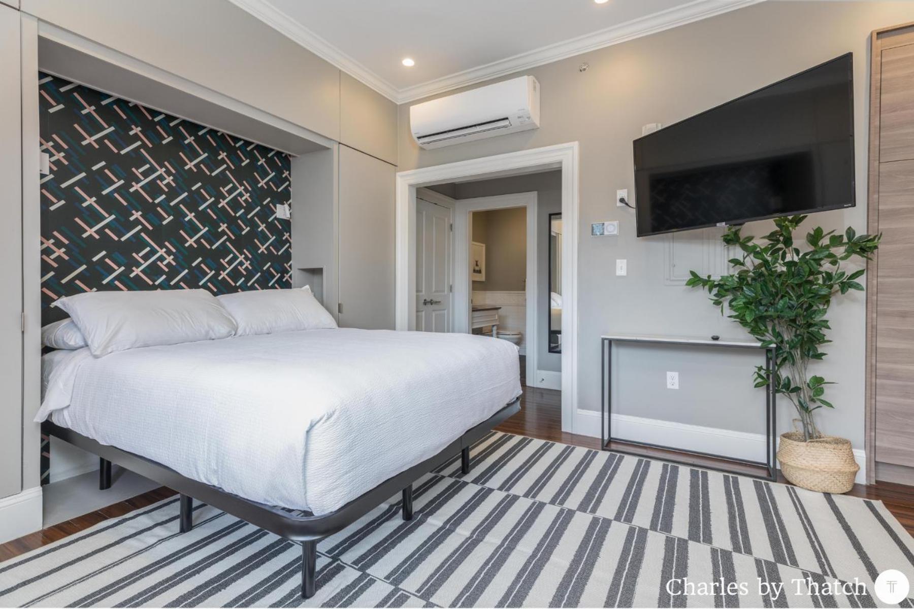 J Miller Flats by Thatch photo 5