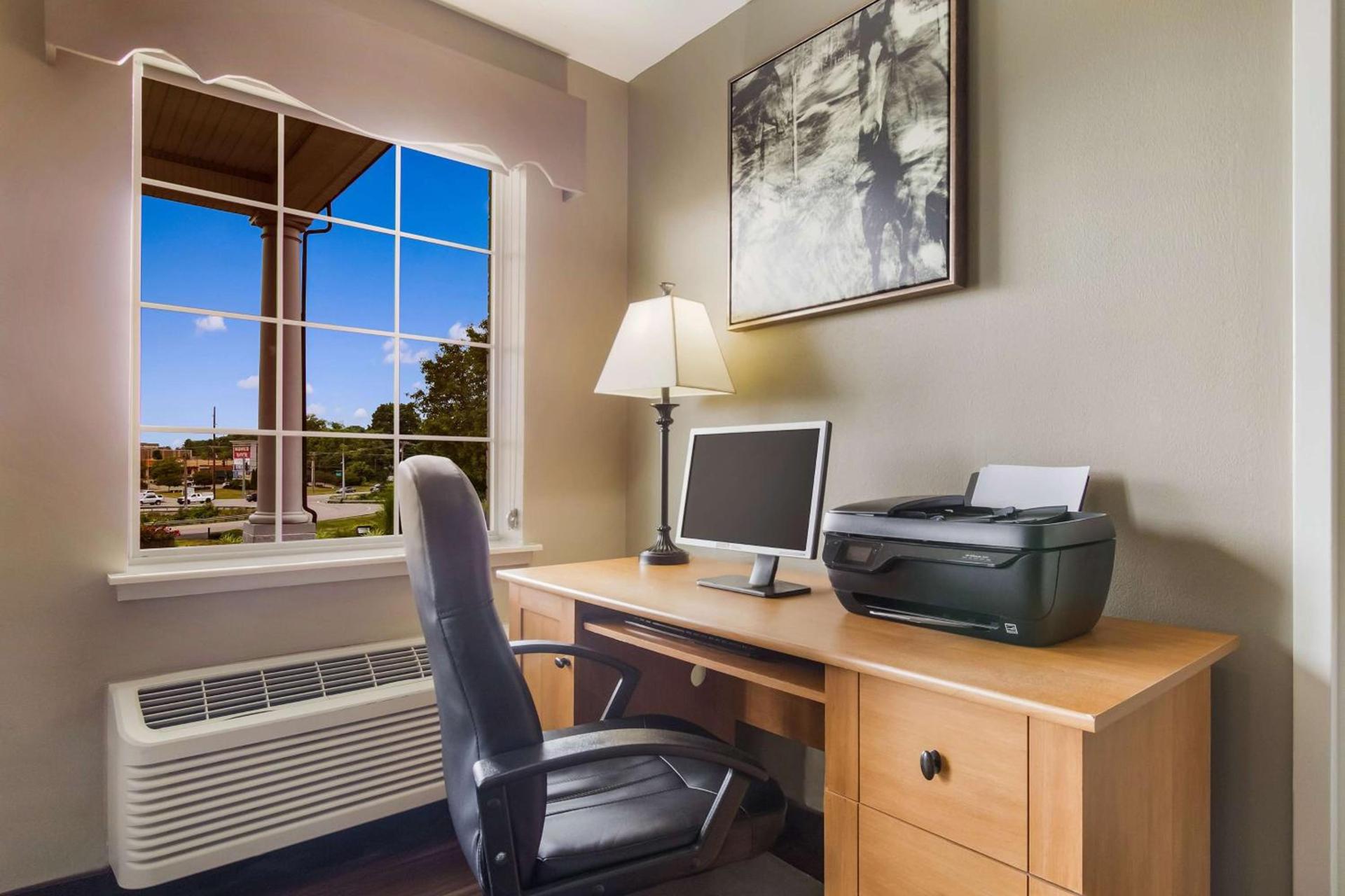 Best Western Parkside Inn photo 30