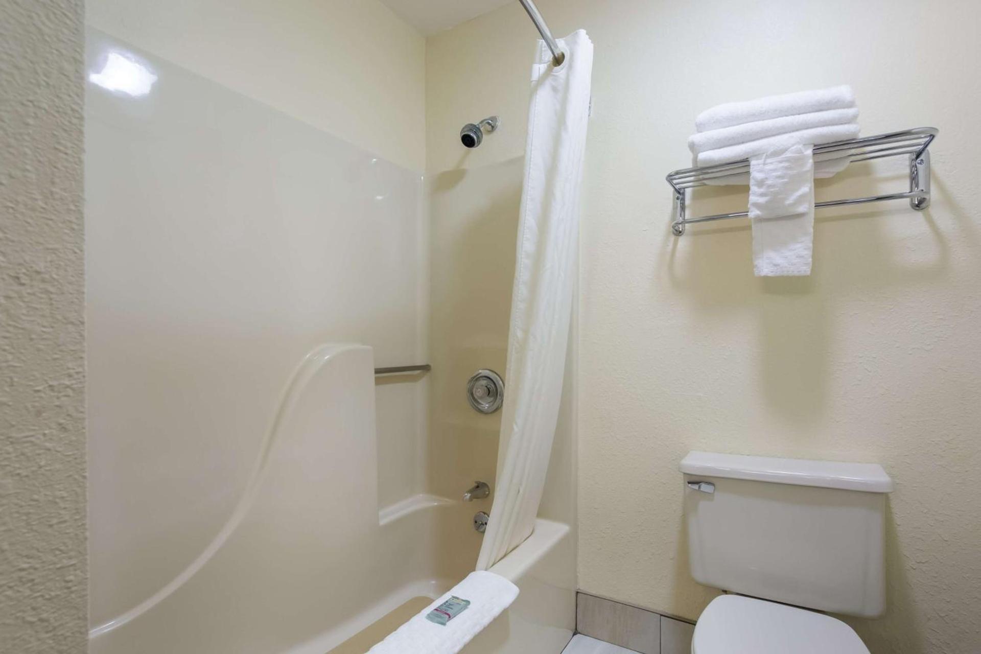 Best Western Parkside Inn photo 22
