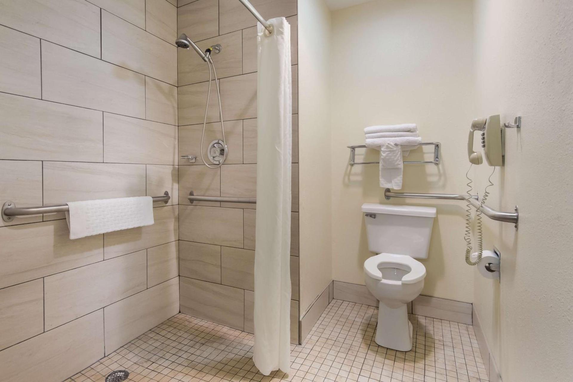 Best Western Parkside Inn photo 21