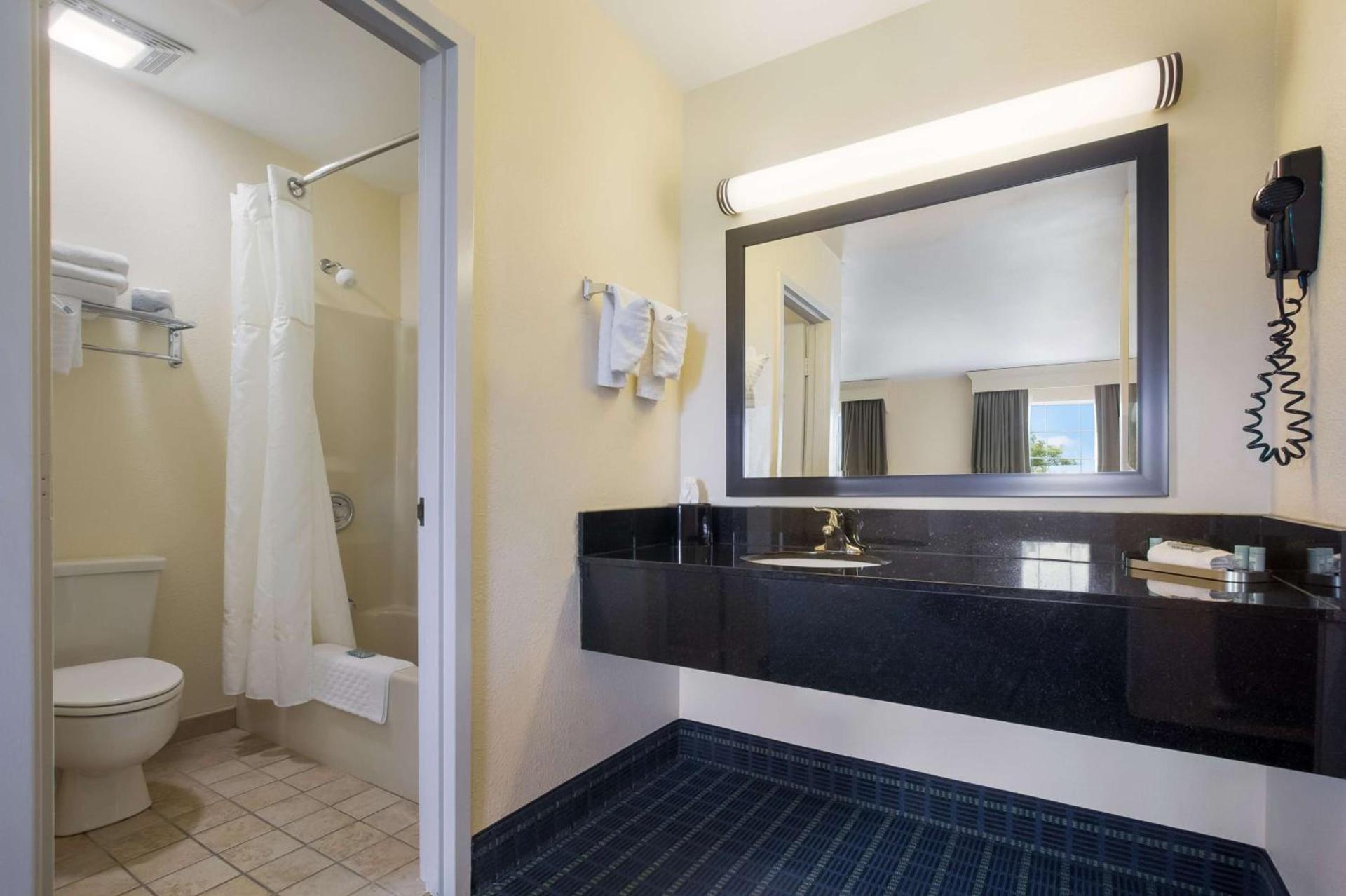Best Western Parkside Inn photo 24