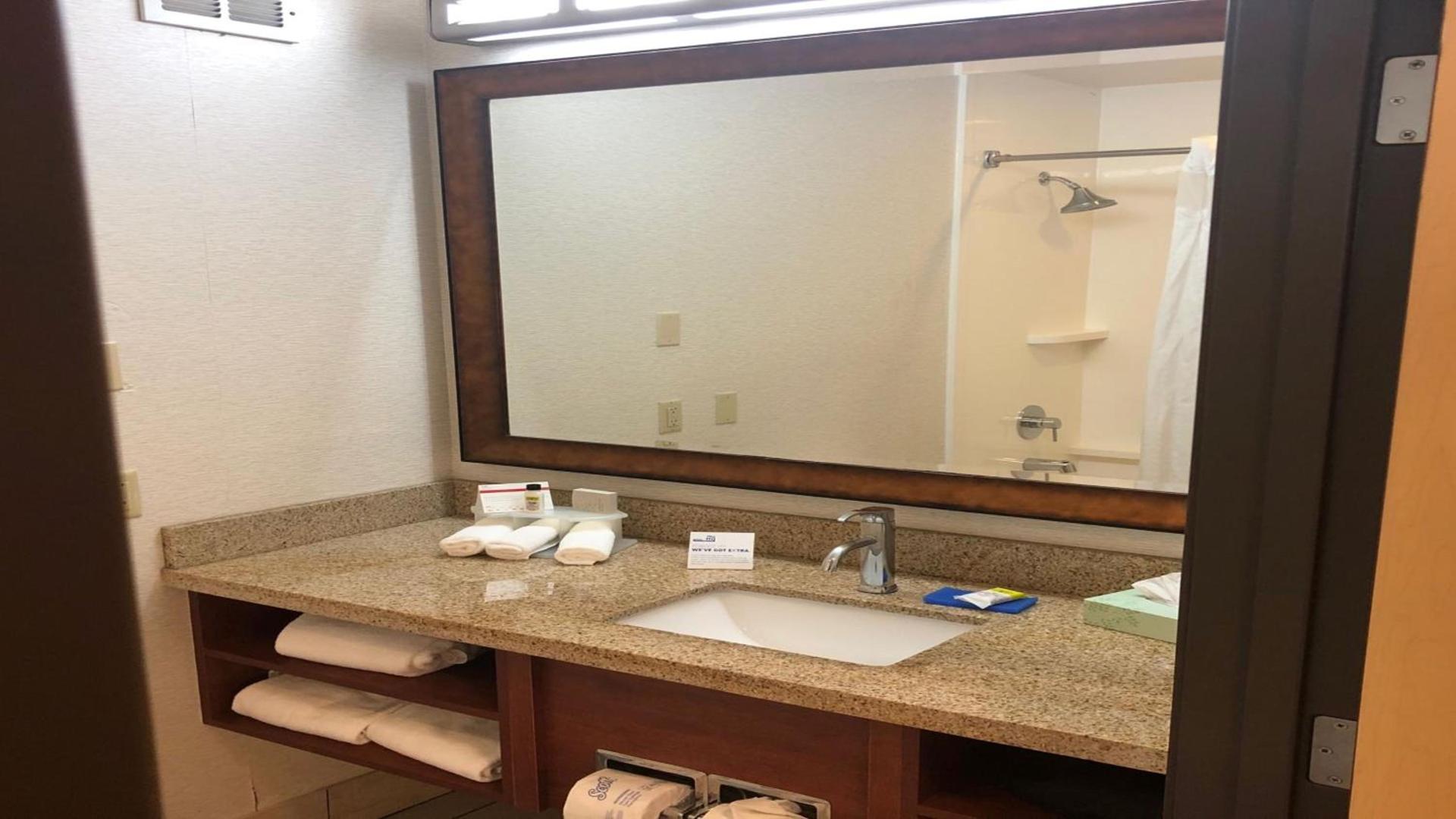 Holiday Inn Express Berkeley by IHG photo 3