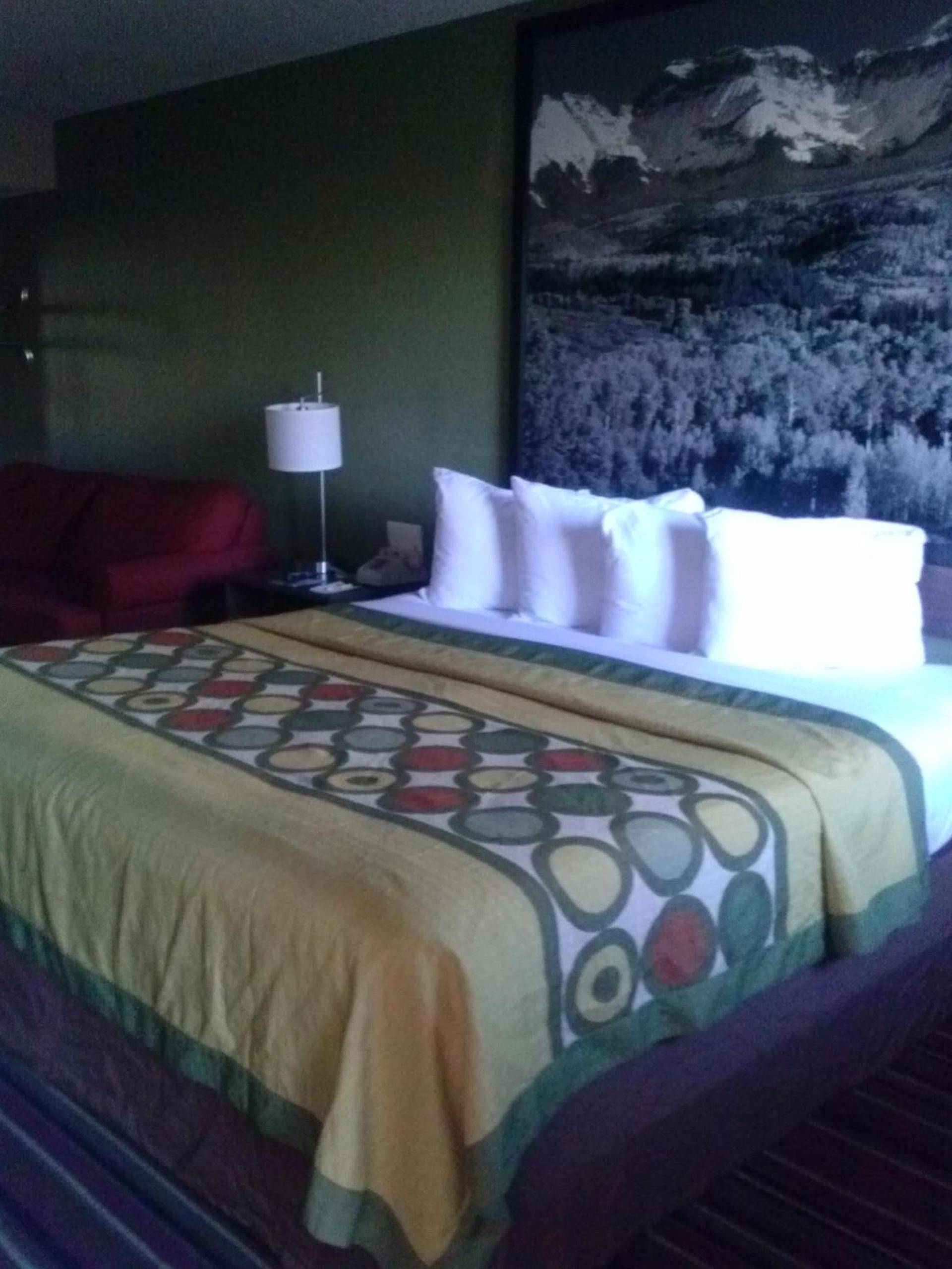 Super 8 by Wyndham Denver Central photo 38