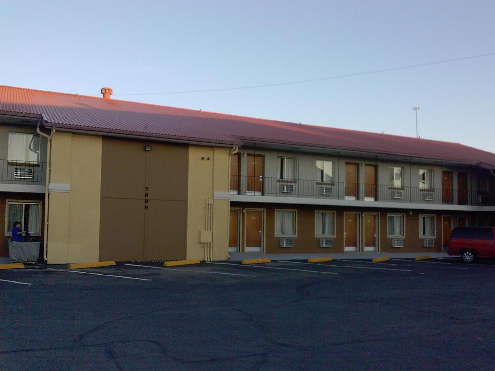 Super 8 by Wyndham Denver Central photo 21