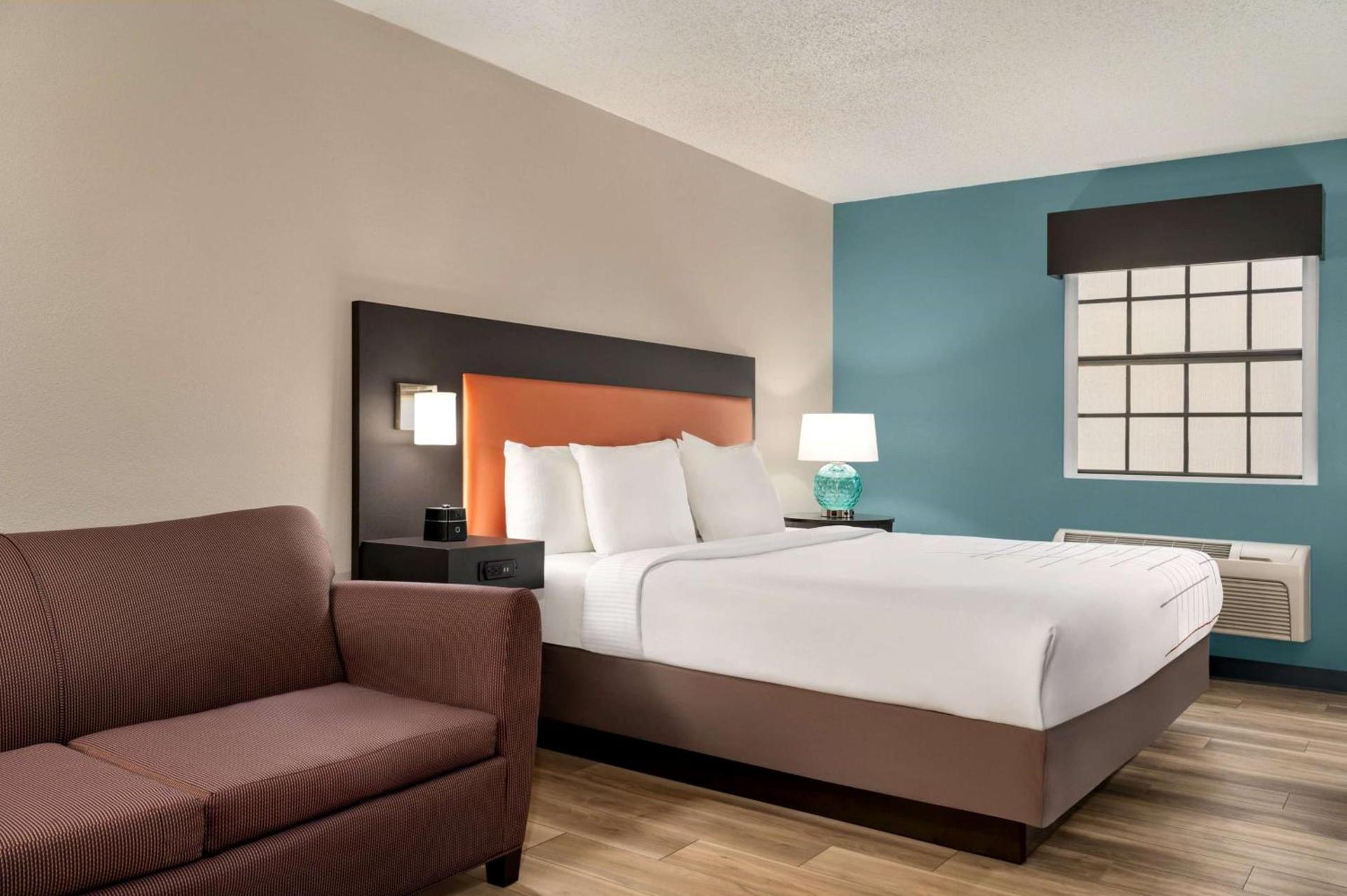 La Quinta Inn by Wyndham Columbus I-70E Reynoldsburg photo 14