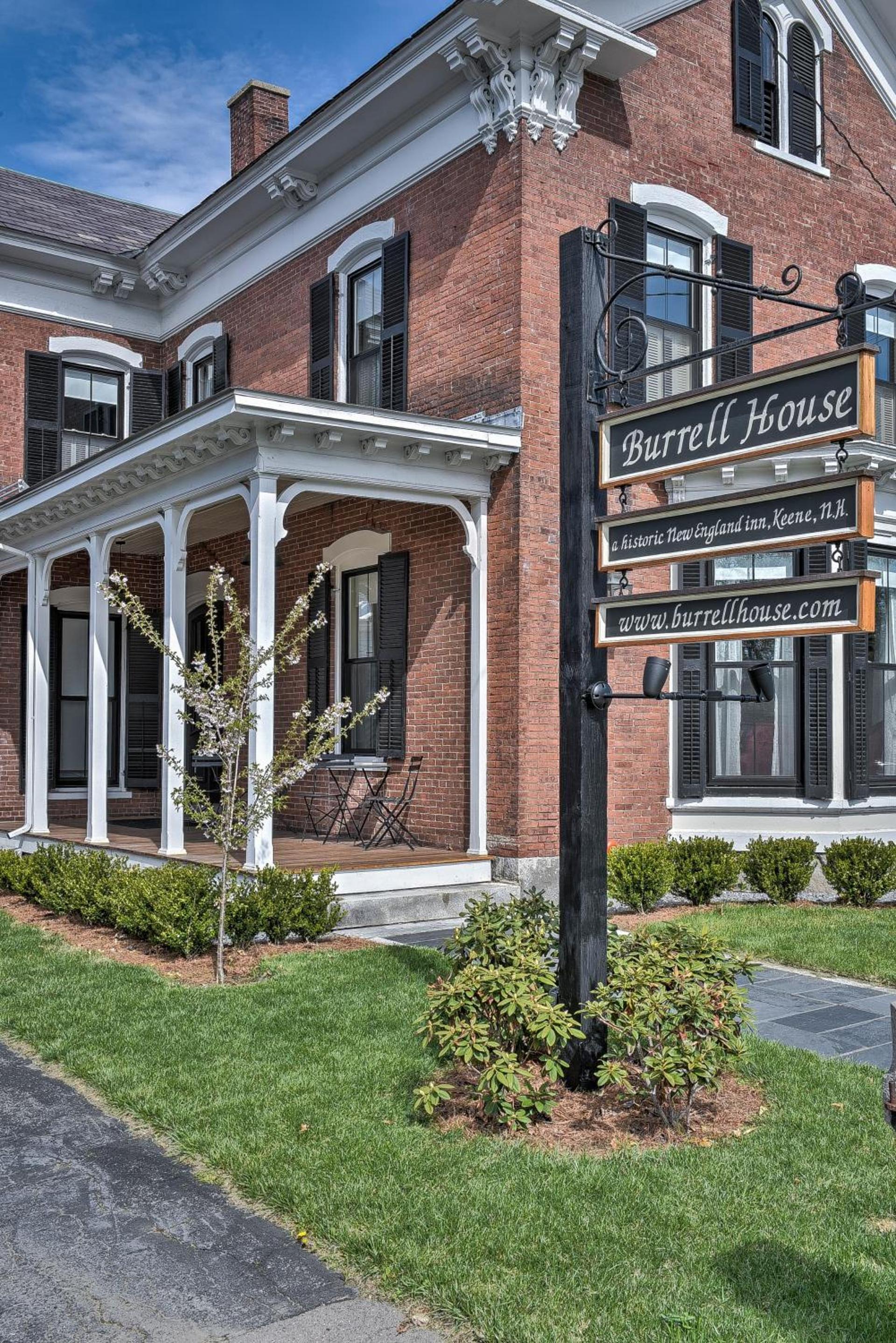 The Burrell House photo 32