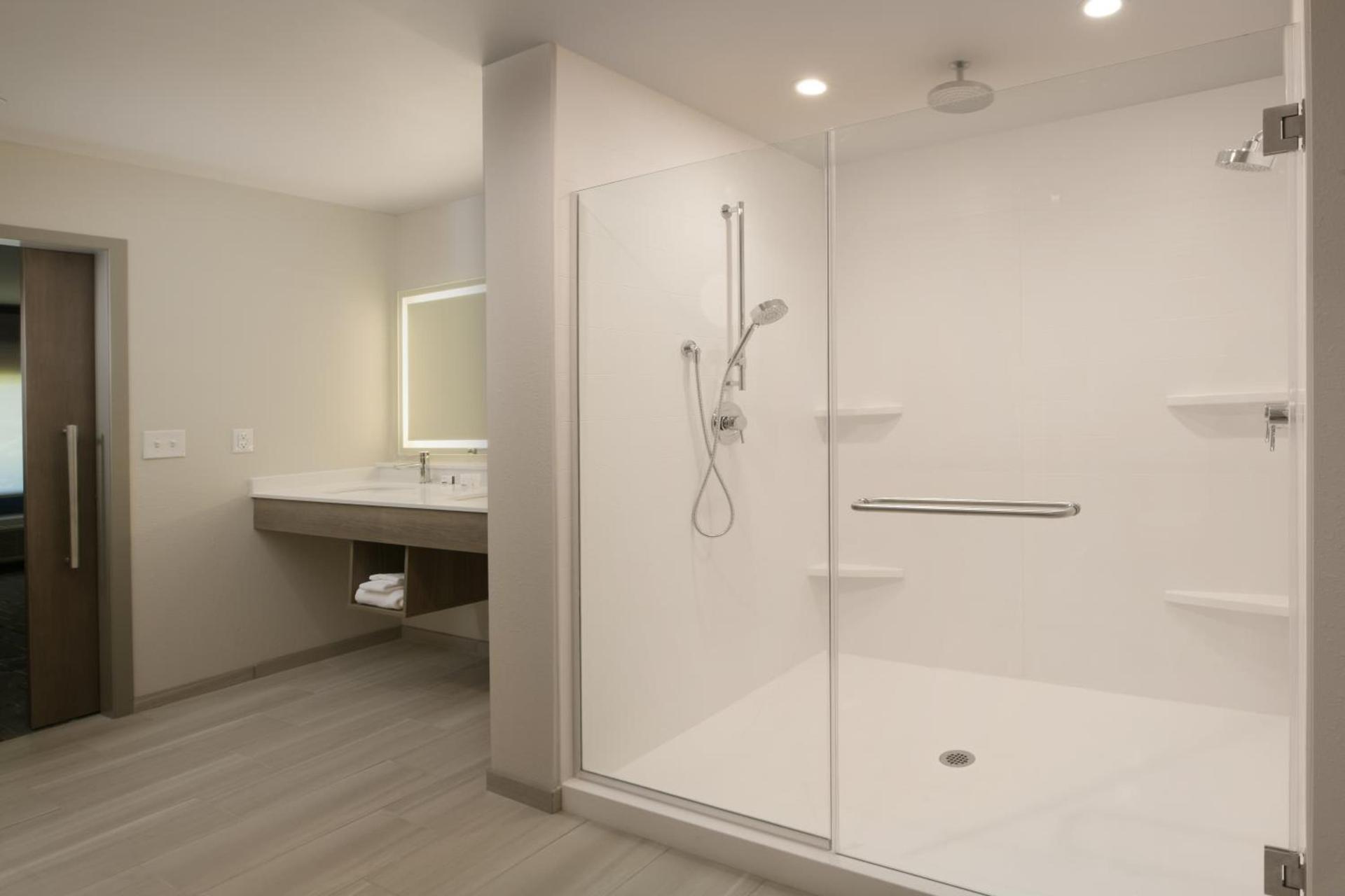 Holiday Inn Express & Suites - Williamstown - Glassboro by IHG photo 24