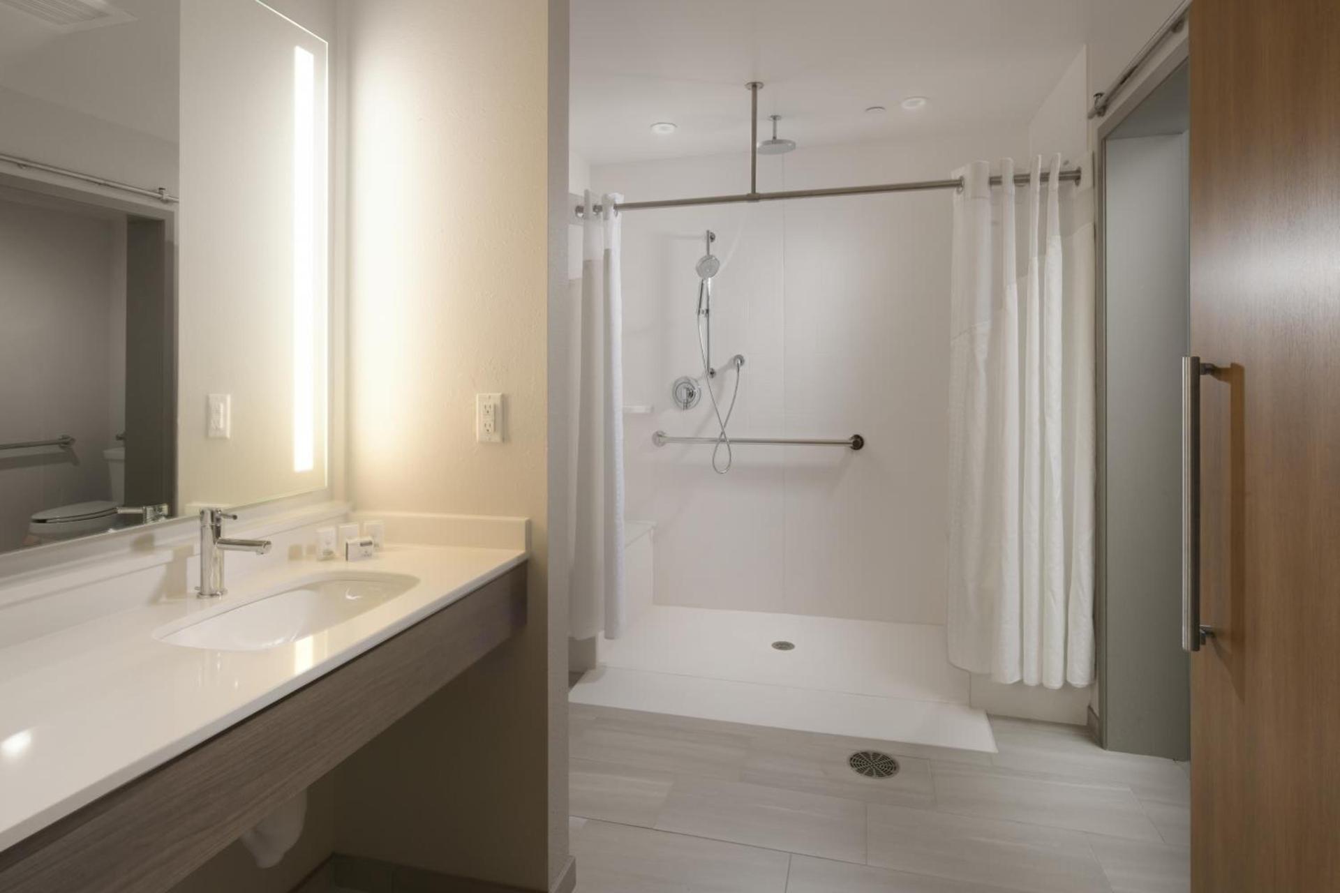 Holiday Inn Express & Suites - Williamstown - Glassboro by IHG photo 23