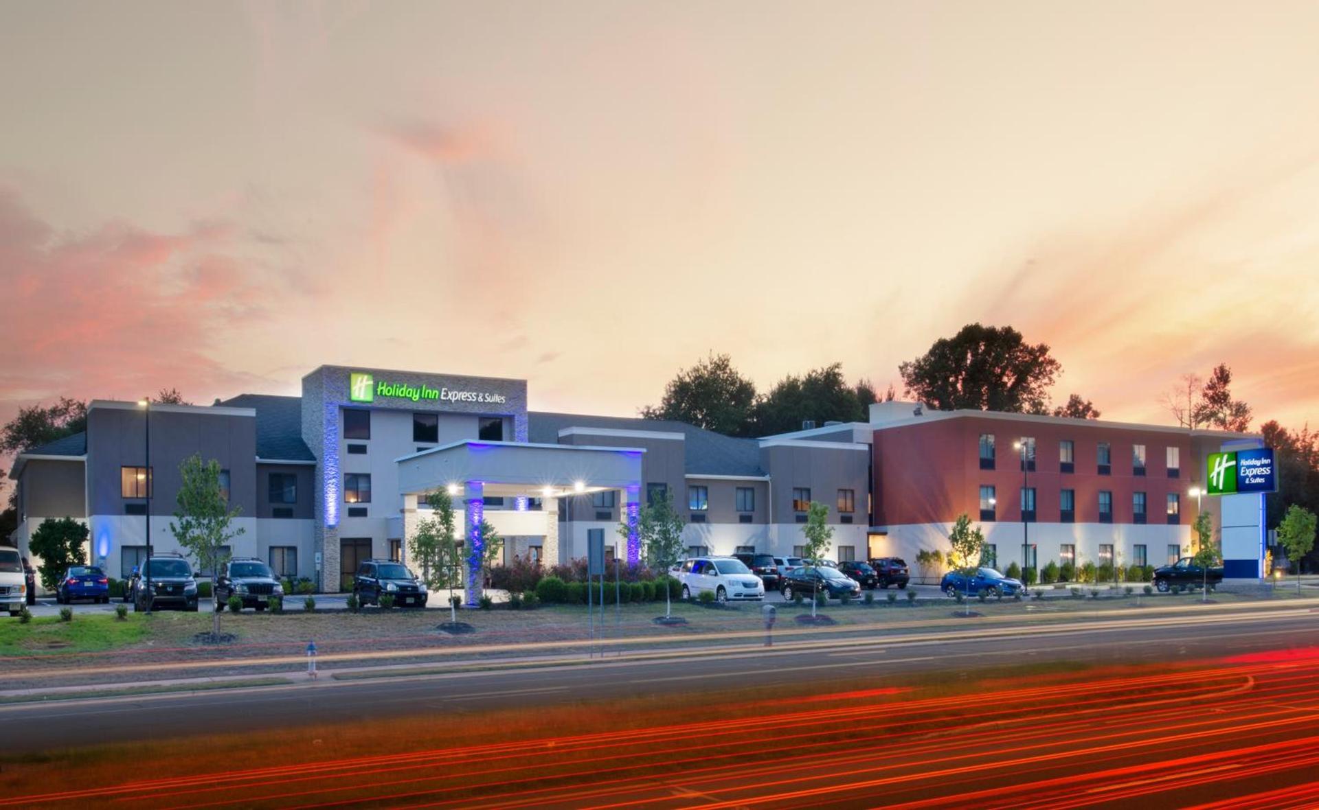 Holiday Inn Express & Suites - Williamstown - Glassboro by IHG — hotel in Williamstown
