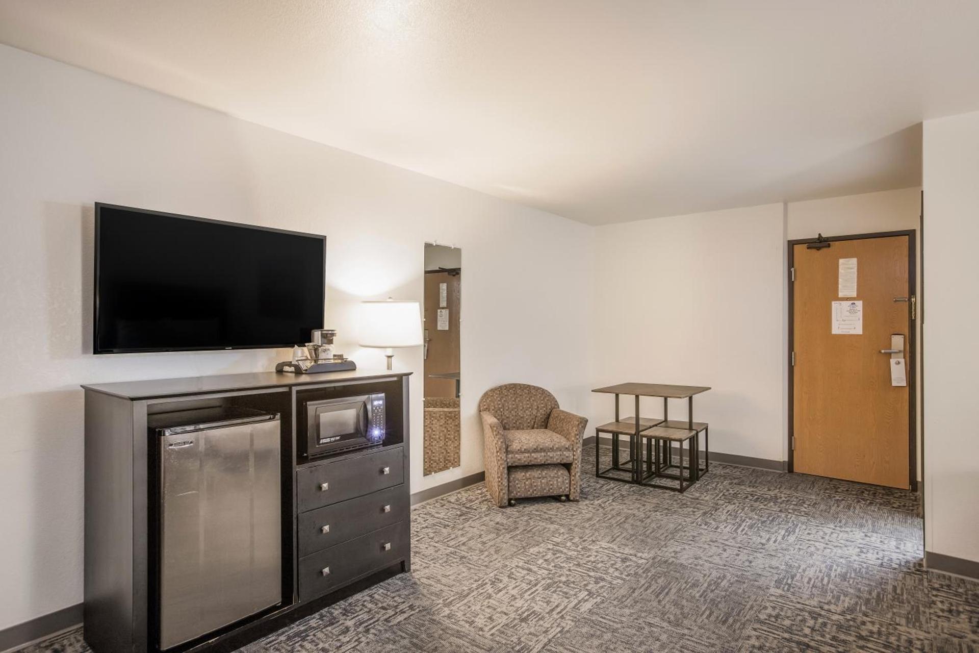 Americas Best Value Inn & Suites-Birch Run photo 30
