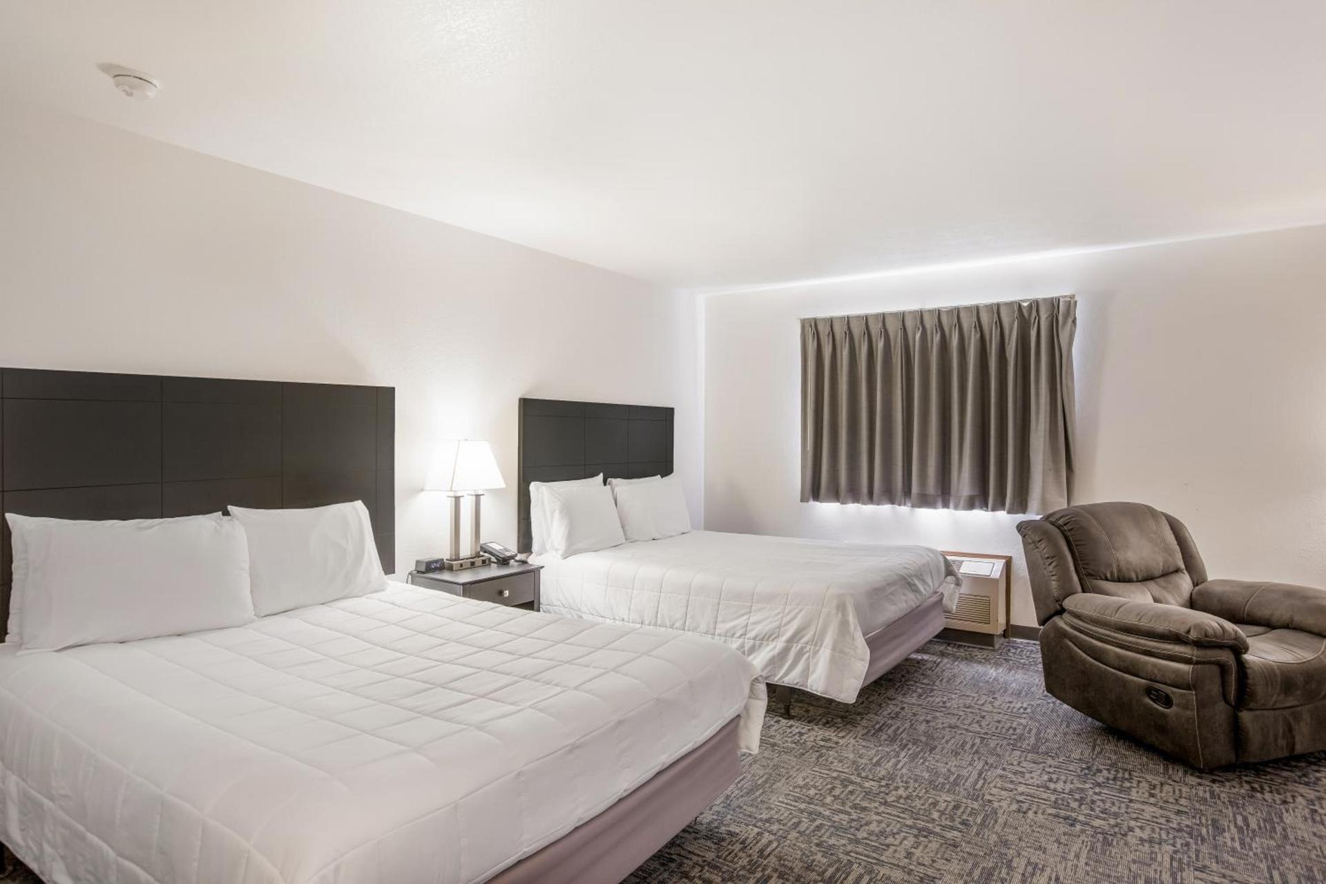 Americas Best Value Inn & Suites-Birch Run photo 32