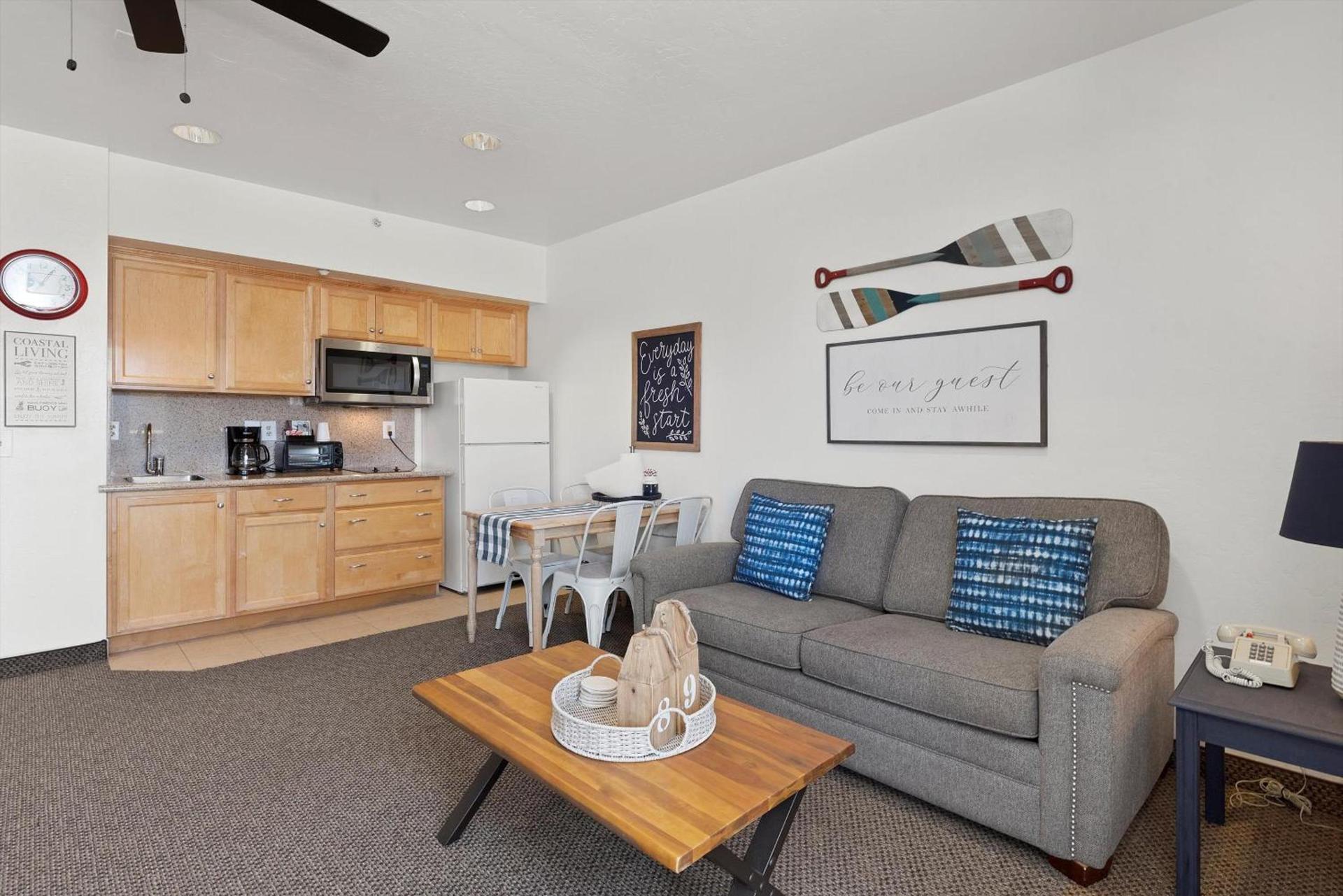 Beach House Inn & Suites photo 5