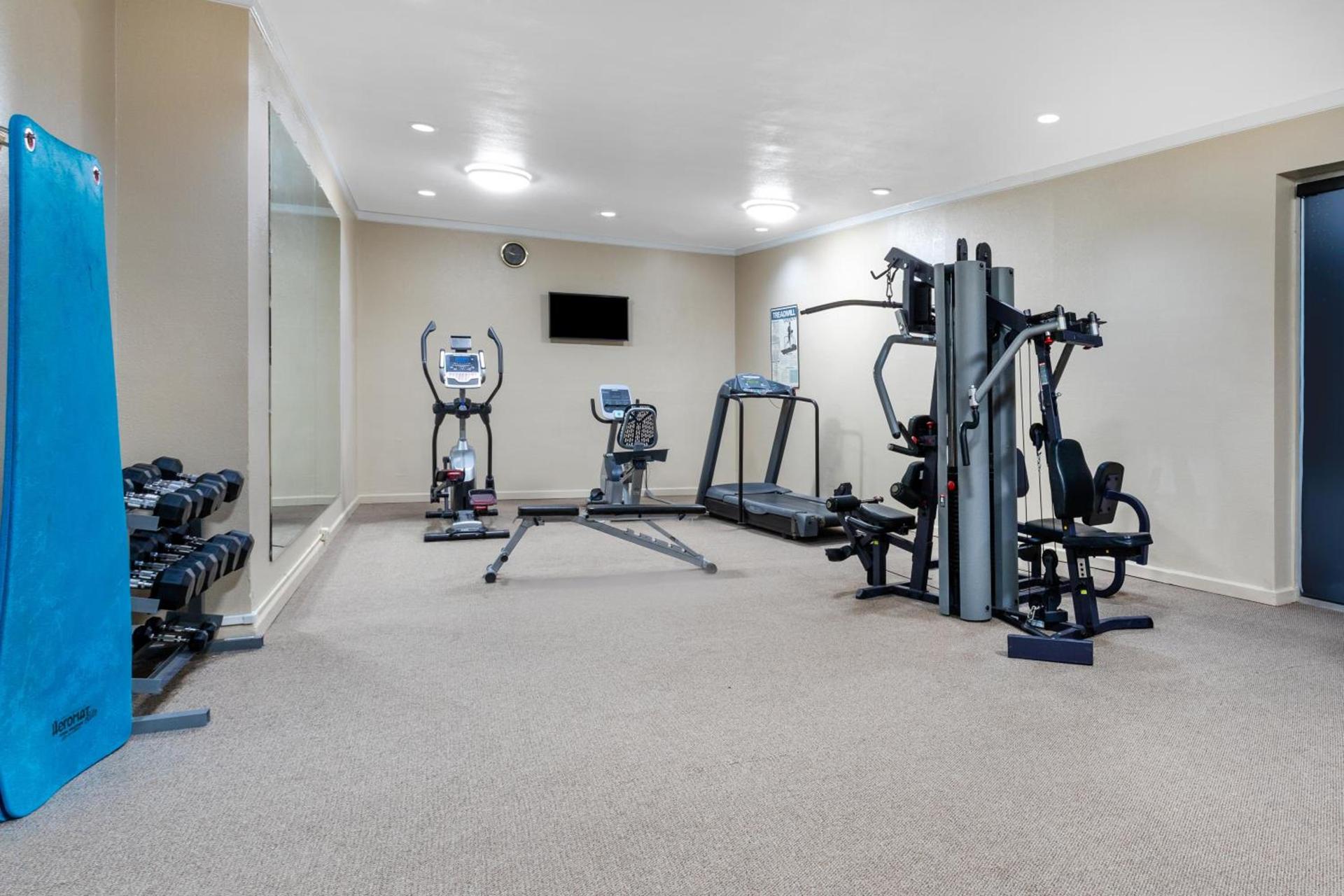Days Inn & Suites by Wyndham Clovis photo 64