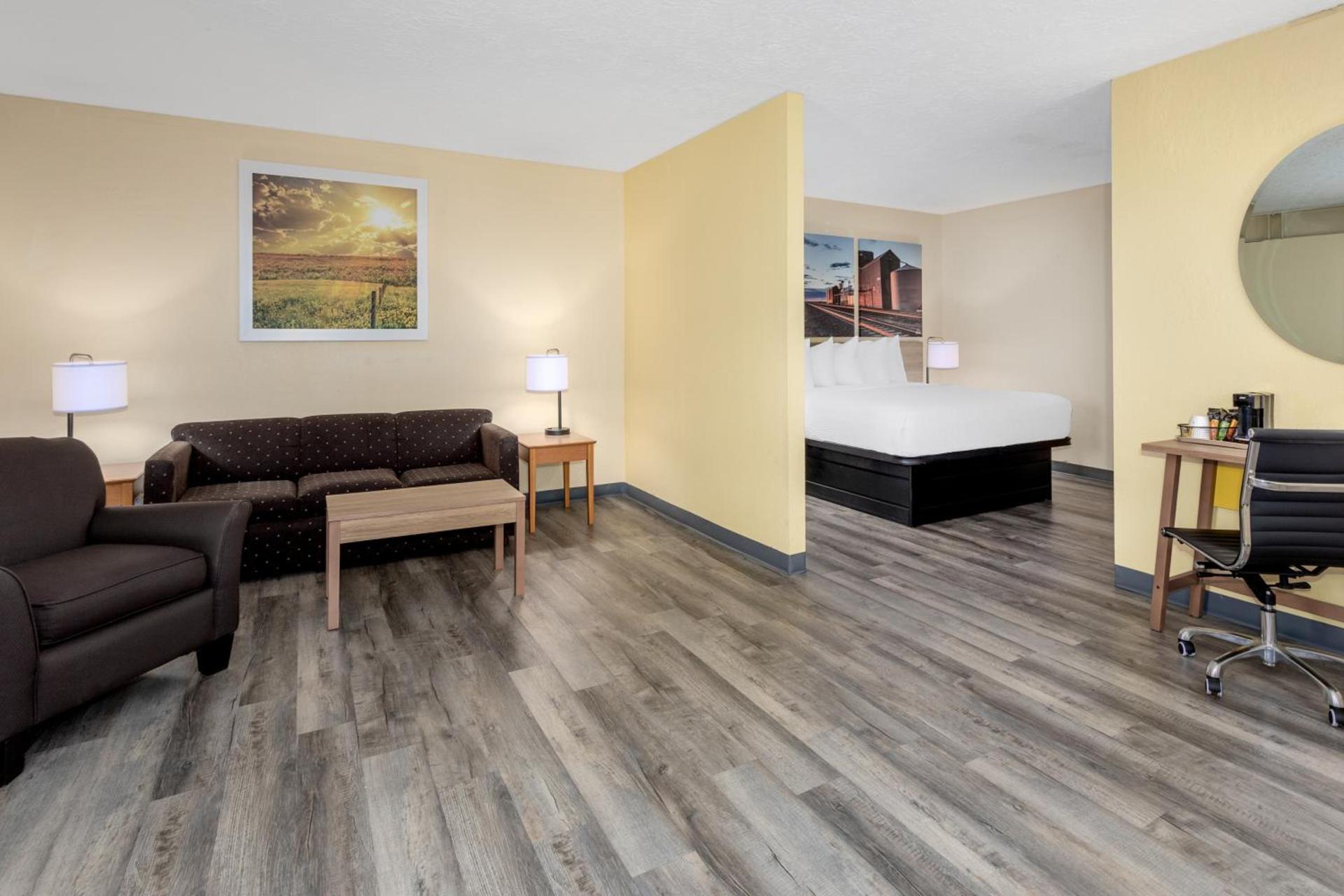 Days Inn & Suites by Wyndham Clovis photo 67