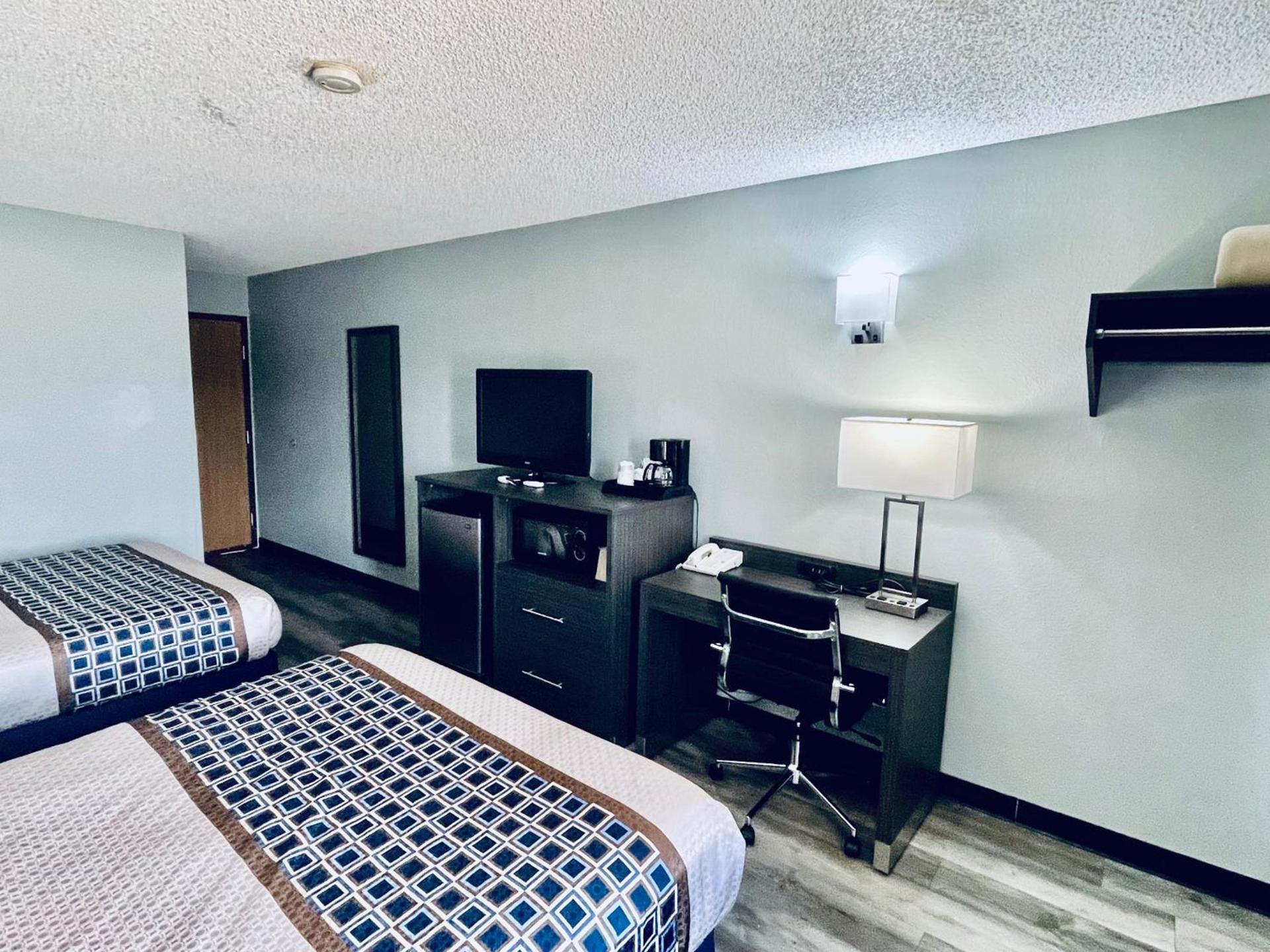 Americas Choice Inn & Suites photo 33