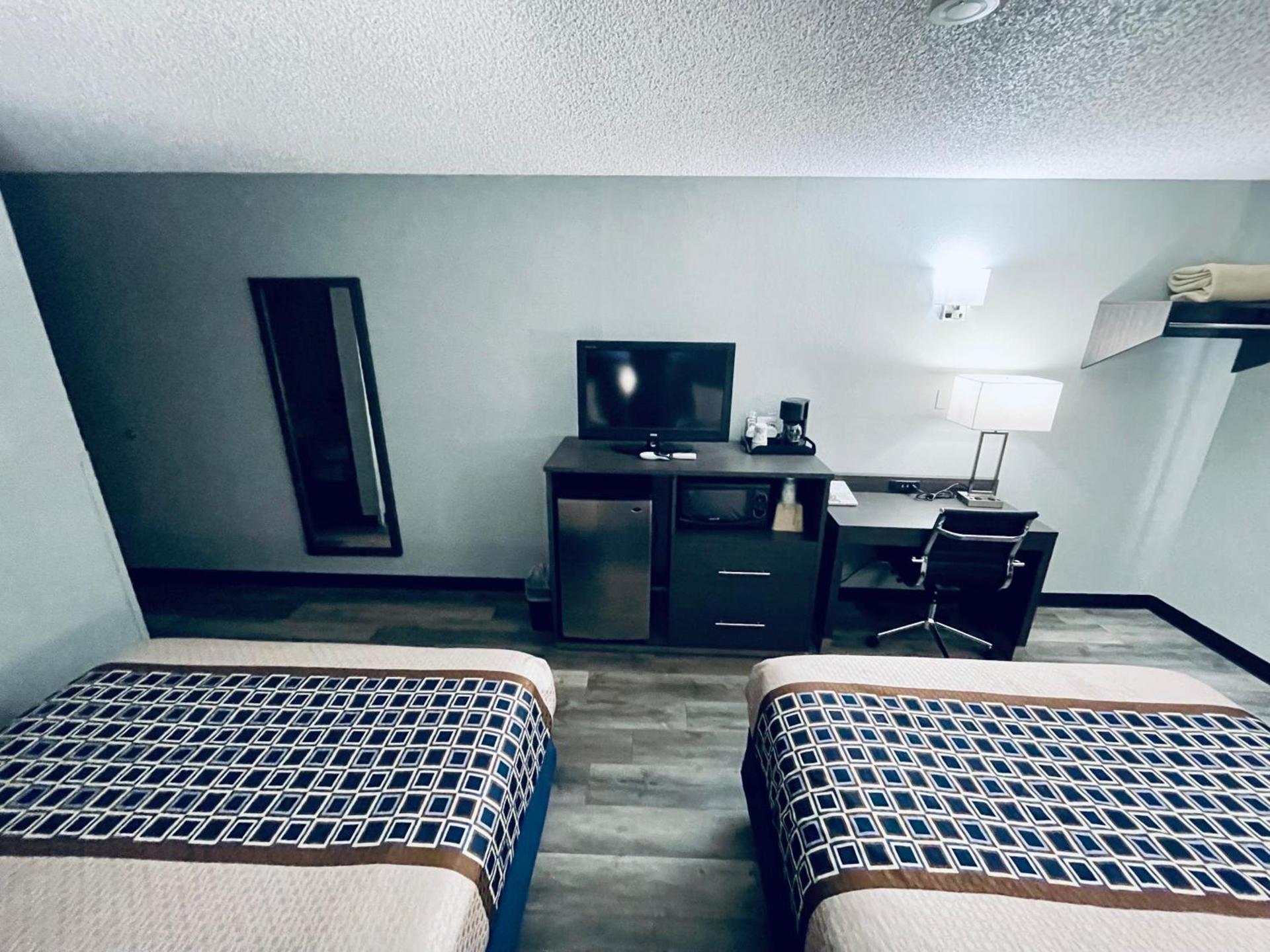 Americas Choice Inn & Suites photo 28