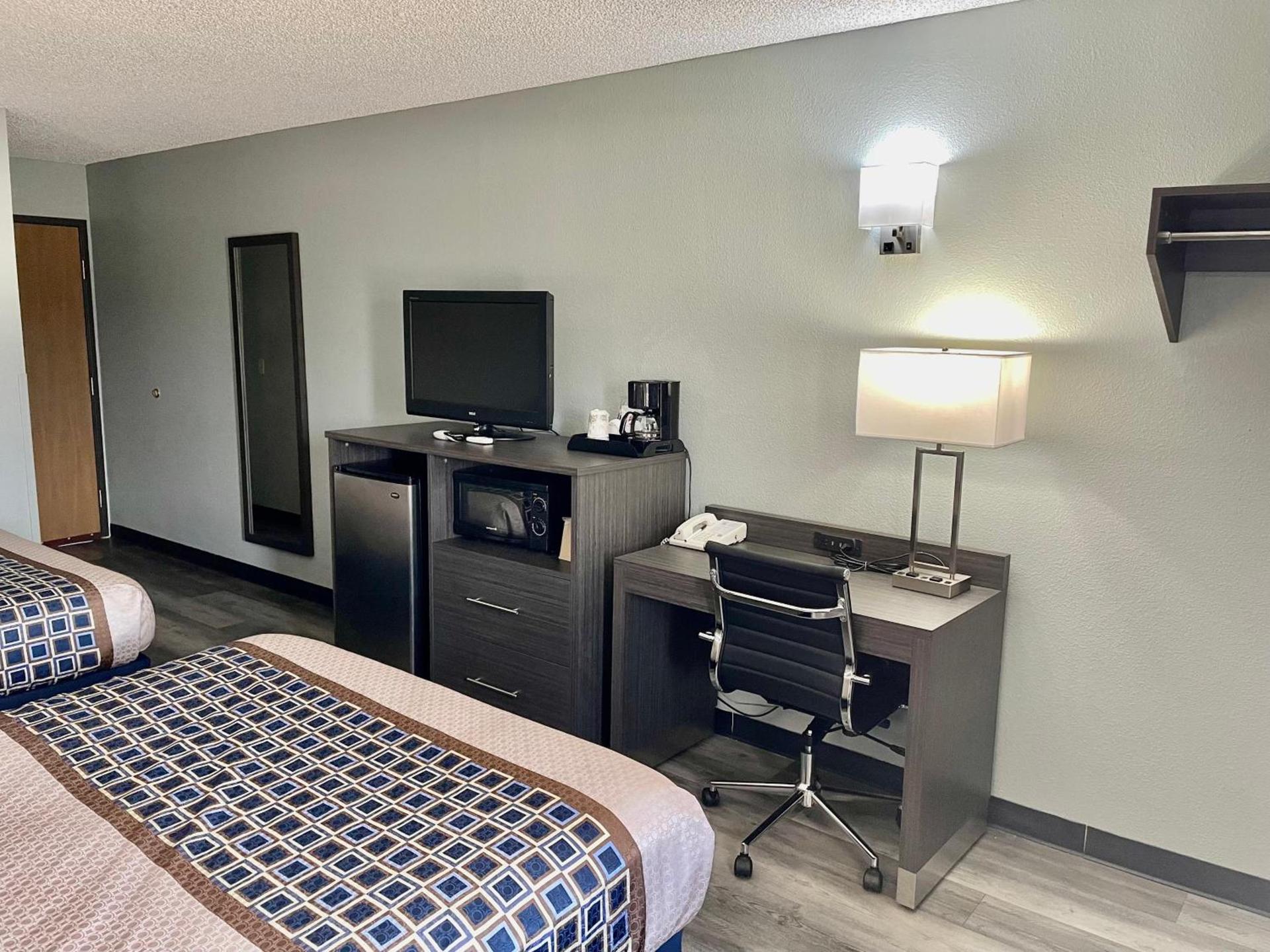 Americas Choice Inn & Suites photo 27